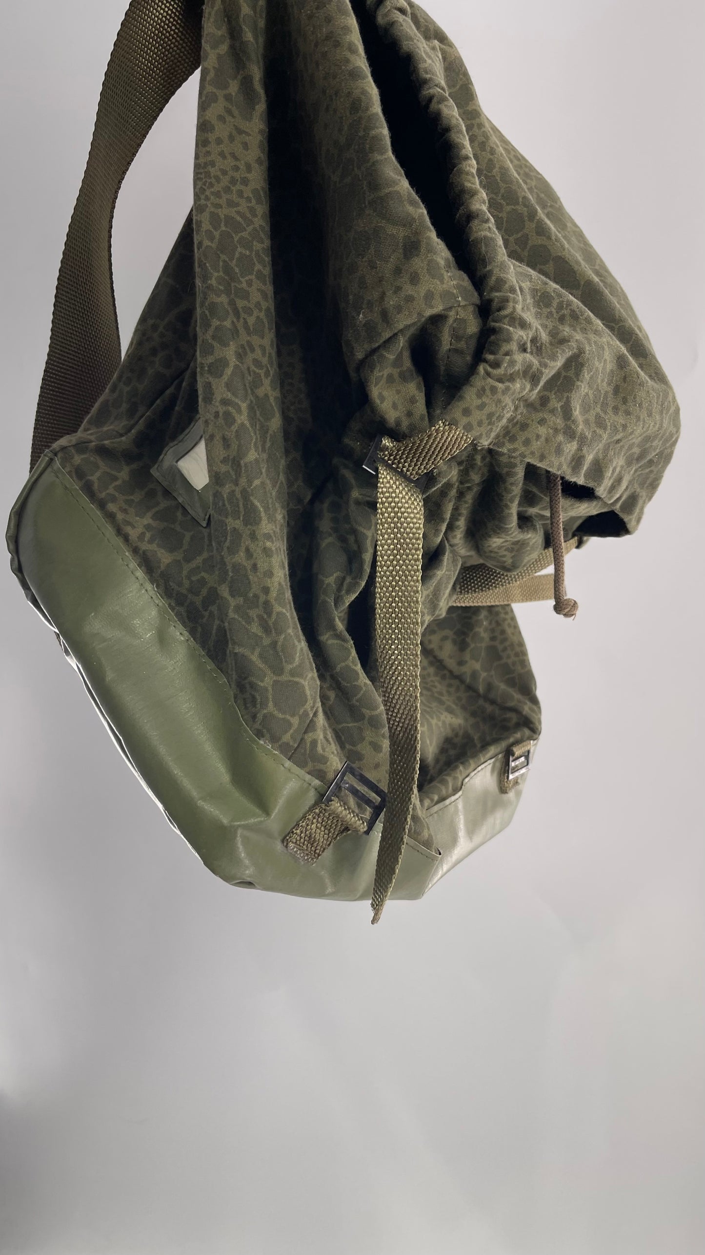 Urban Outfitters Army Green Huge Laundry/Luggage Style Bag with Tags Attached