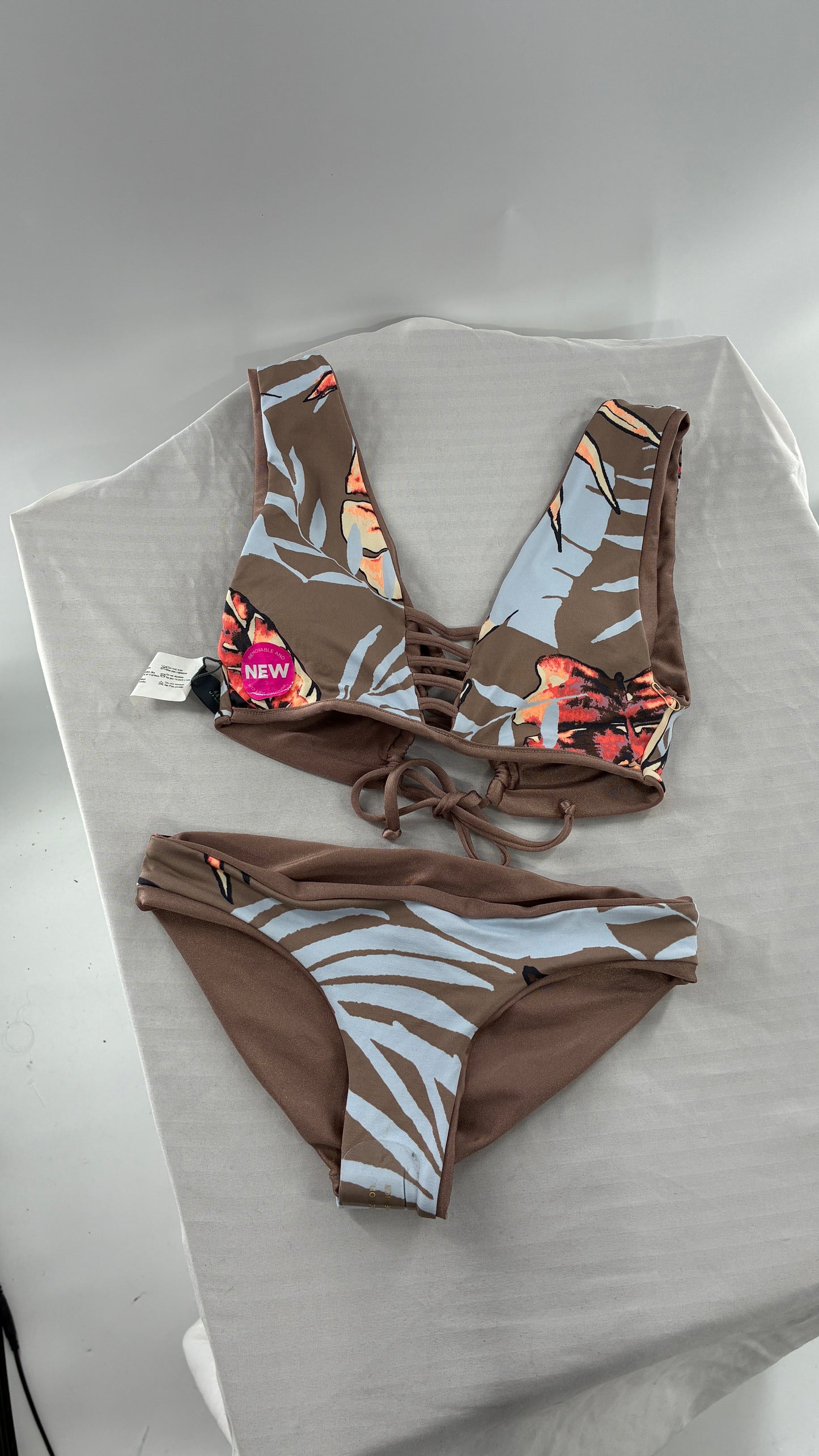 NWOT MAAJI Tan and Tropical Patterned Reversible Swim Set (L Top, XS Bottoms)