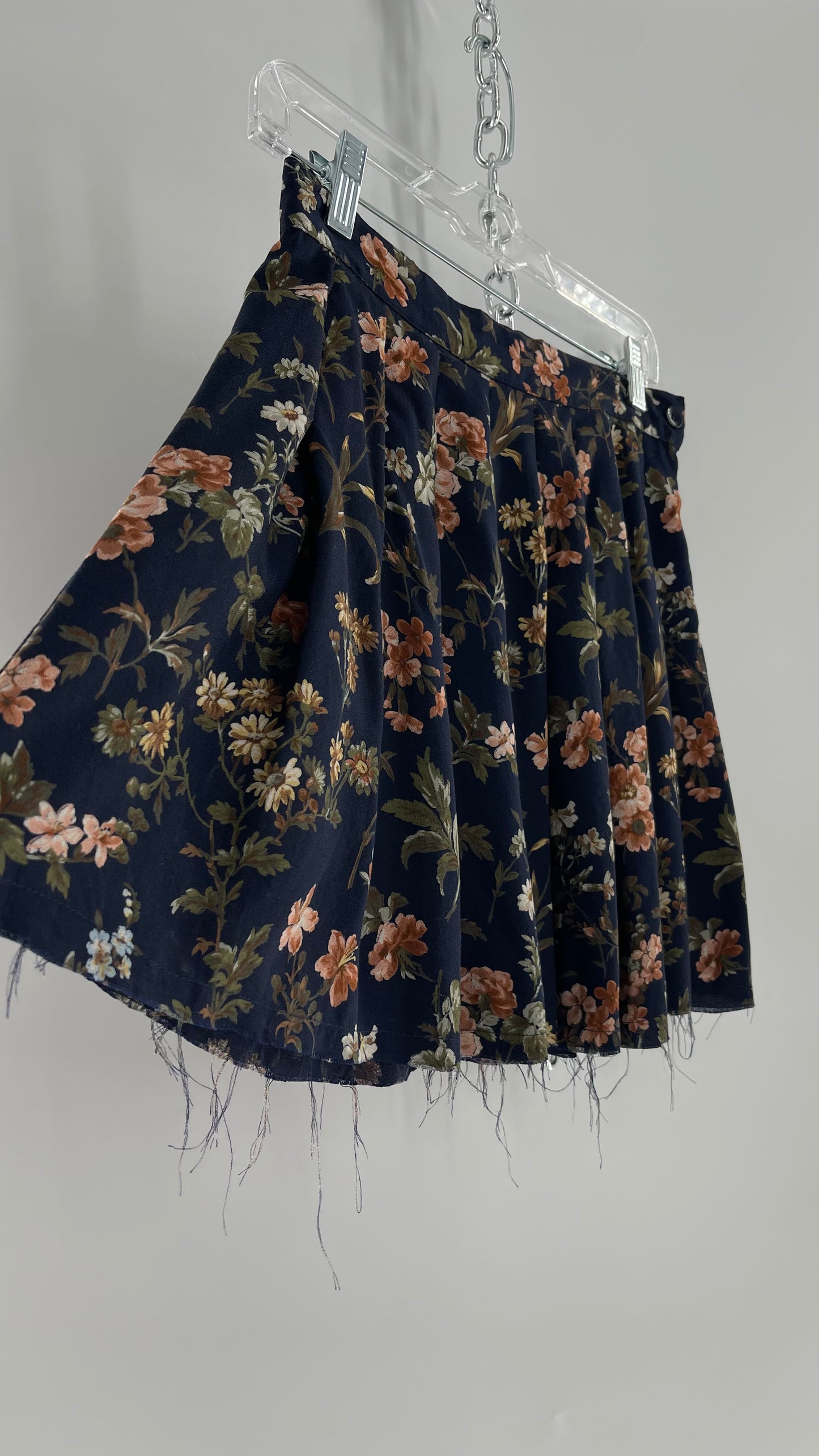 Urban Outfitters Upcycled Renewal Vintage Floral Distressed Pleated Mini Skirt (S)