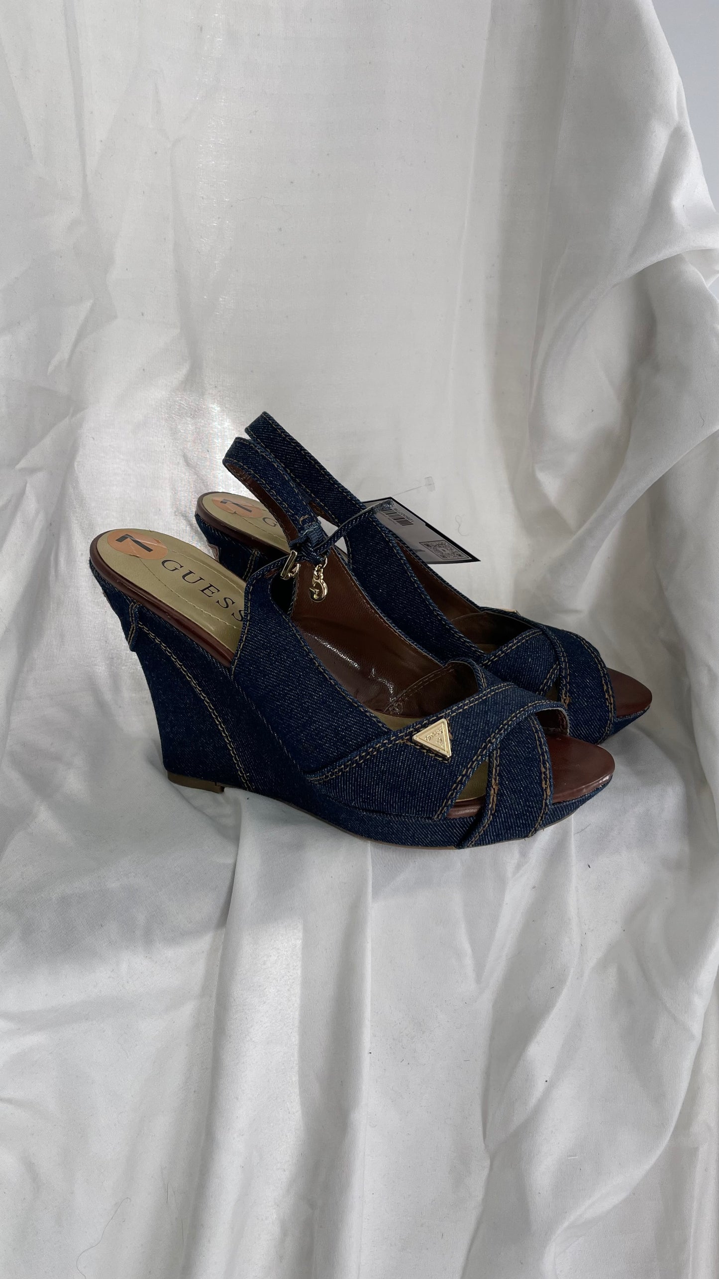 Vintage GUESS Dark Denim Jeans Wedges with Slingback Strap and Iconic Logo (7)