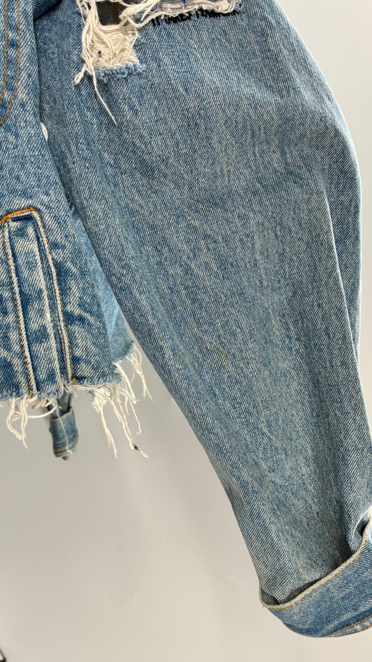 Vintage LEE Distressed Denim Cropped Jacket (Medium)