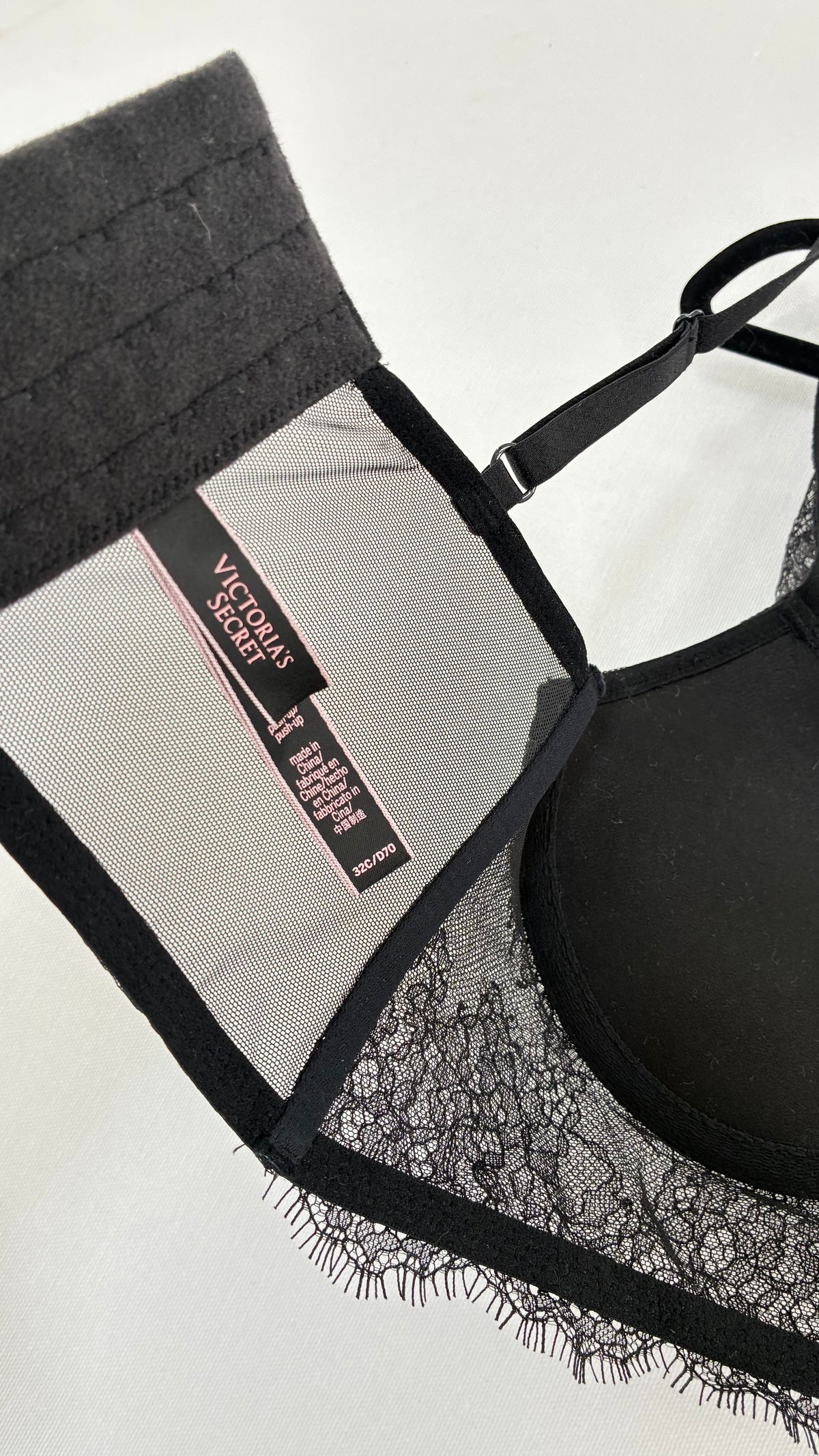 Vintage VICTORIA’S SECRET Black Push Up Bralette with Lace Neckline (32C)