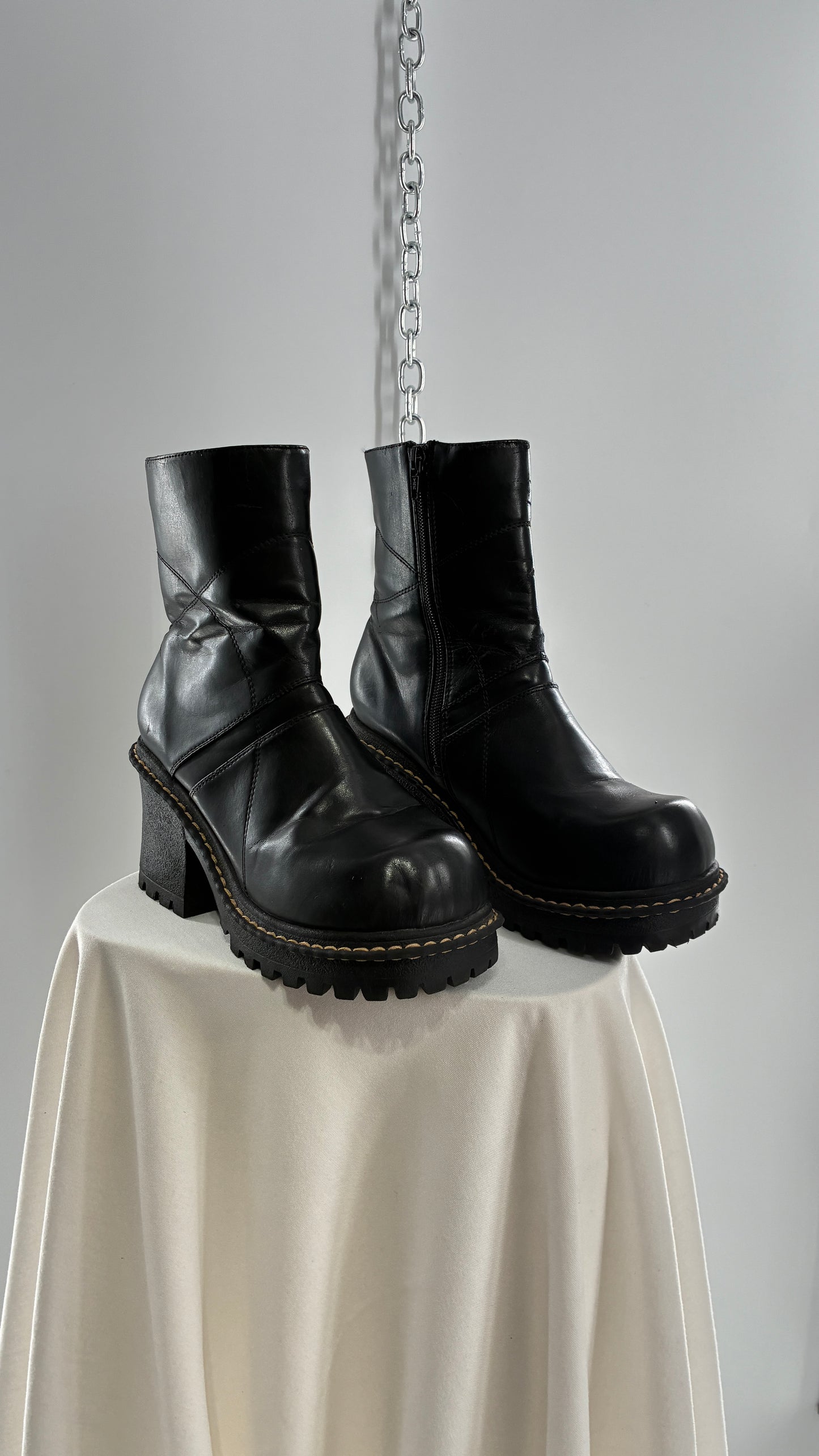 Vintage ROUTE 66 Black Chunky Heel Round Toe Boot (8.5)