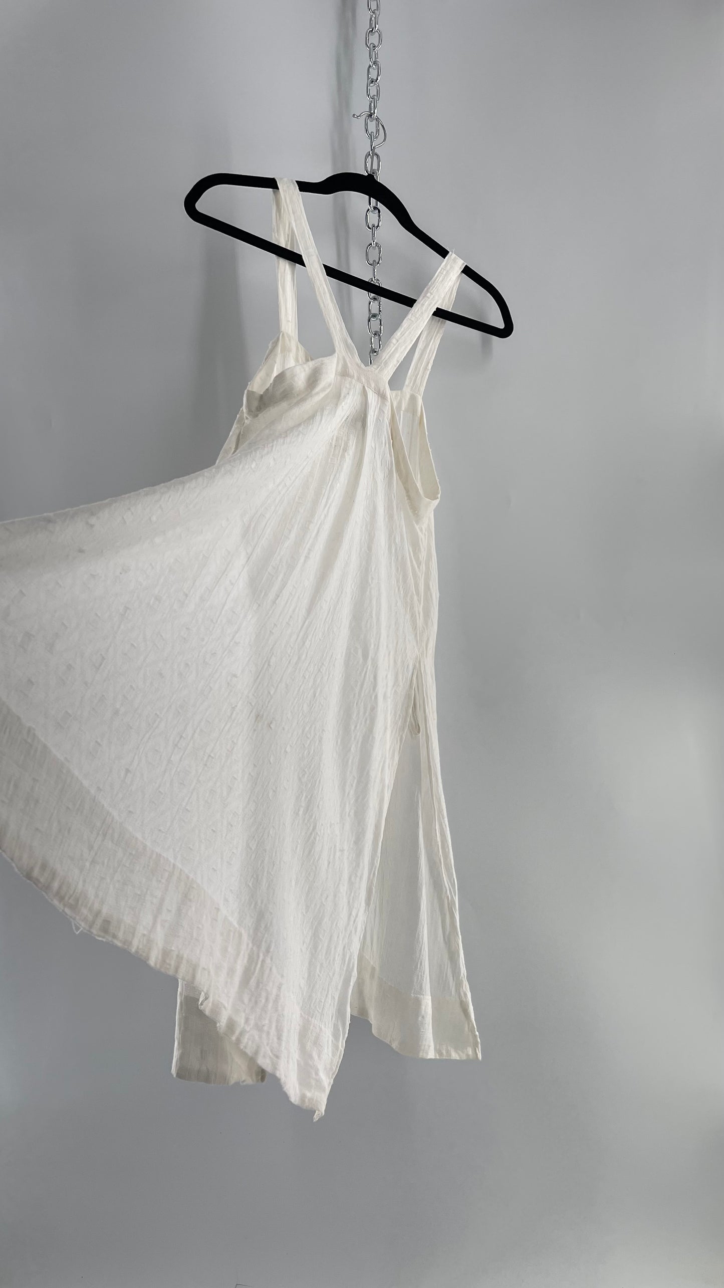 Anthropologie White Sweeping and Vented Button Front Tank (Large)