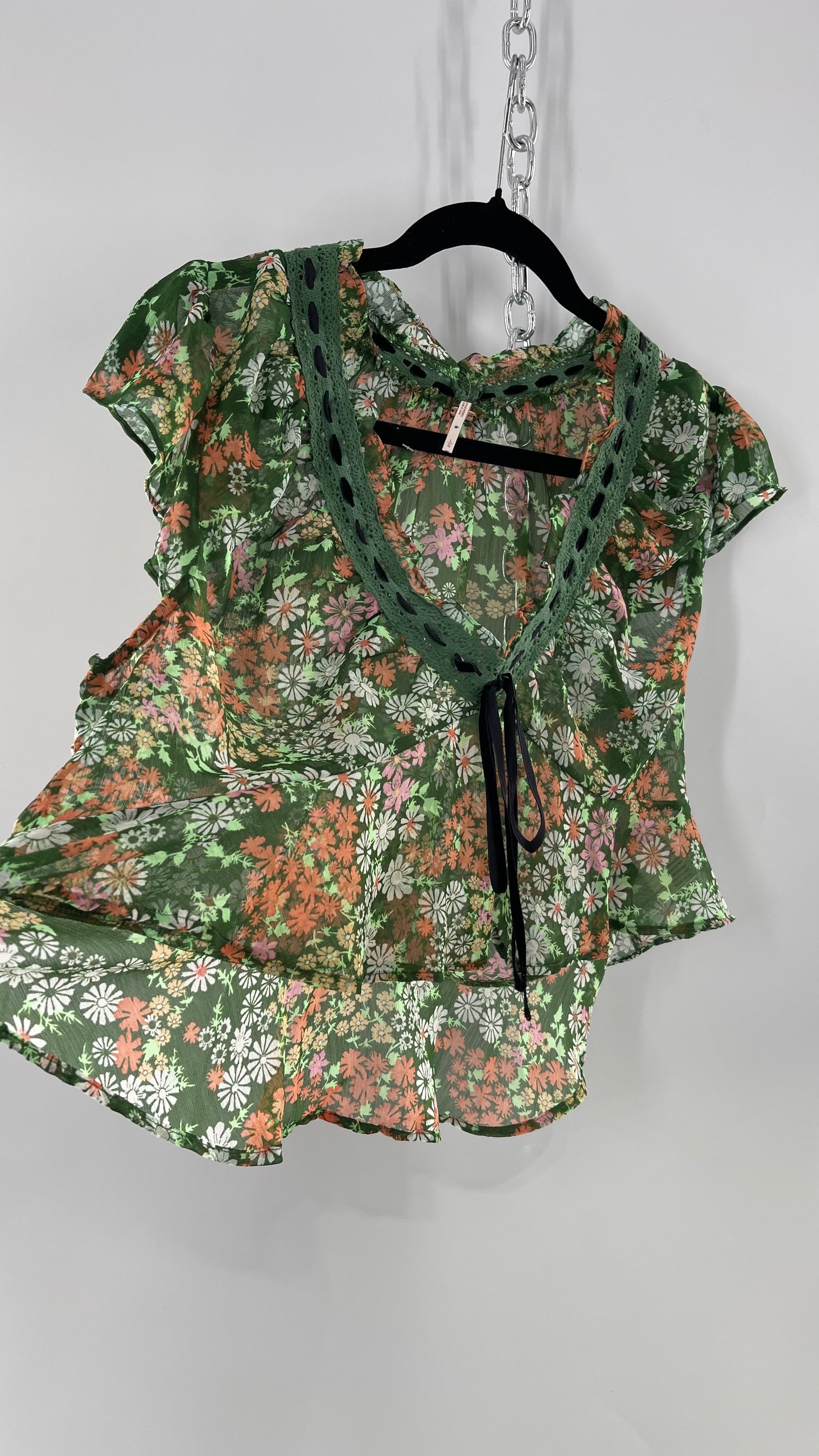 Free People Green Floral Blouse with Green Lace Neckline and Black Velvet Ribbon (Large)