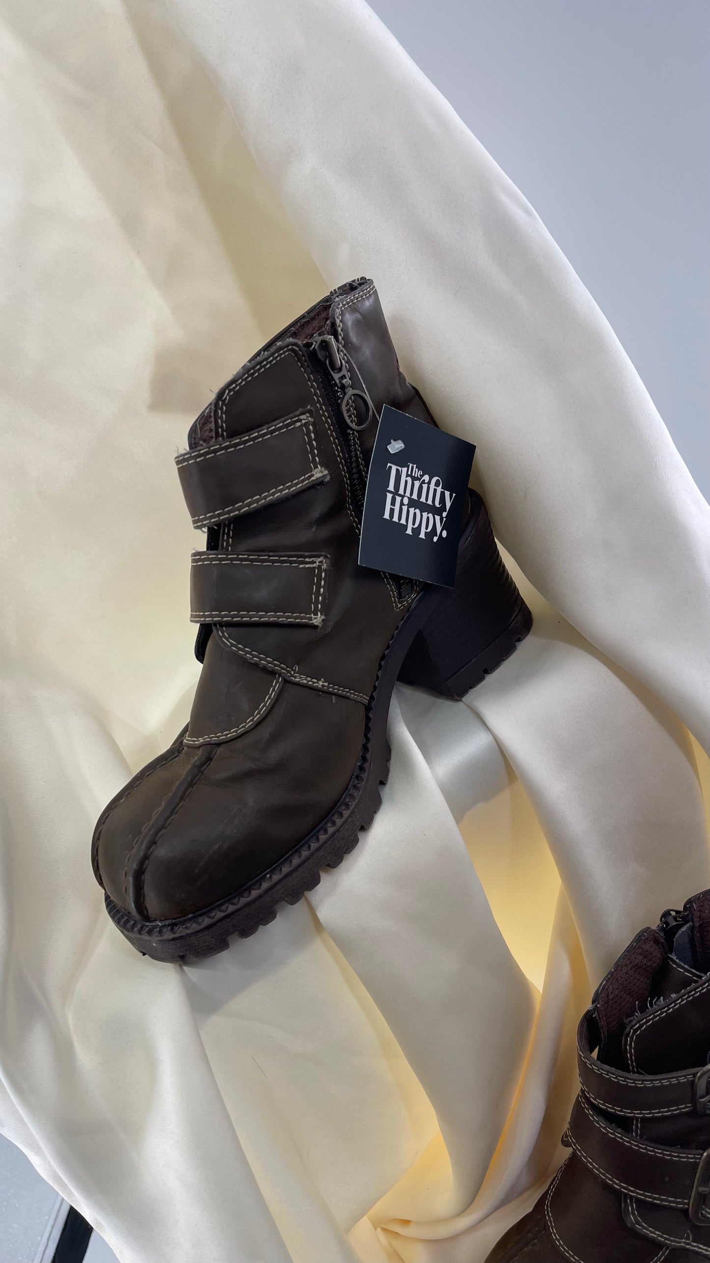 Vintage No Boundaries Brown Chunky Heel Platform Cross Front Buckle Boots (7)
