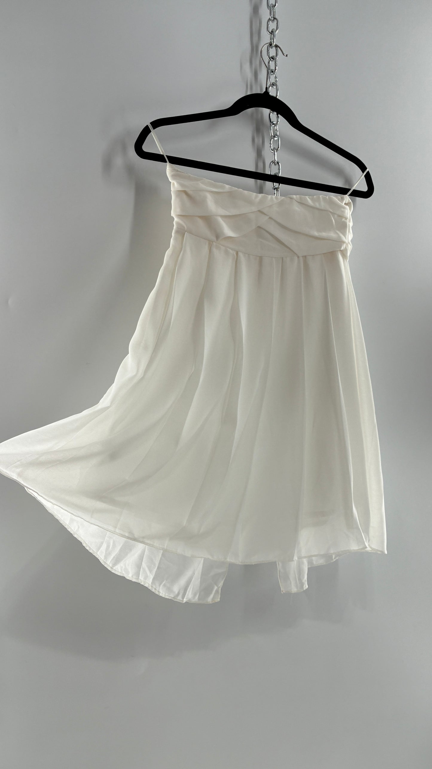 Deadstock Vintage 1990 YA LOS ANGELES White Vented Mini Dress with Petal Appliqué Detail (Medium)