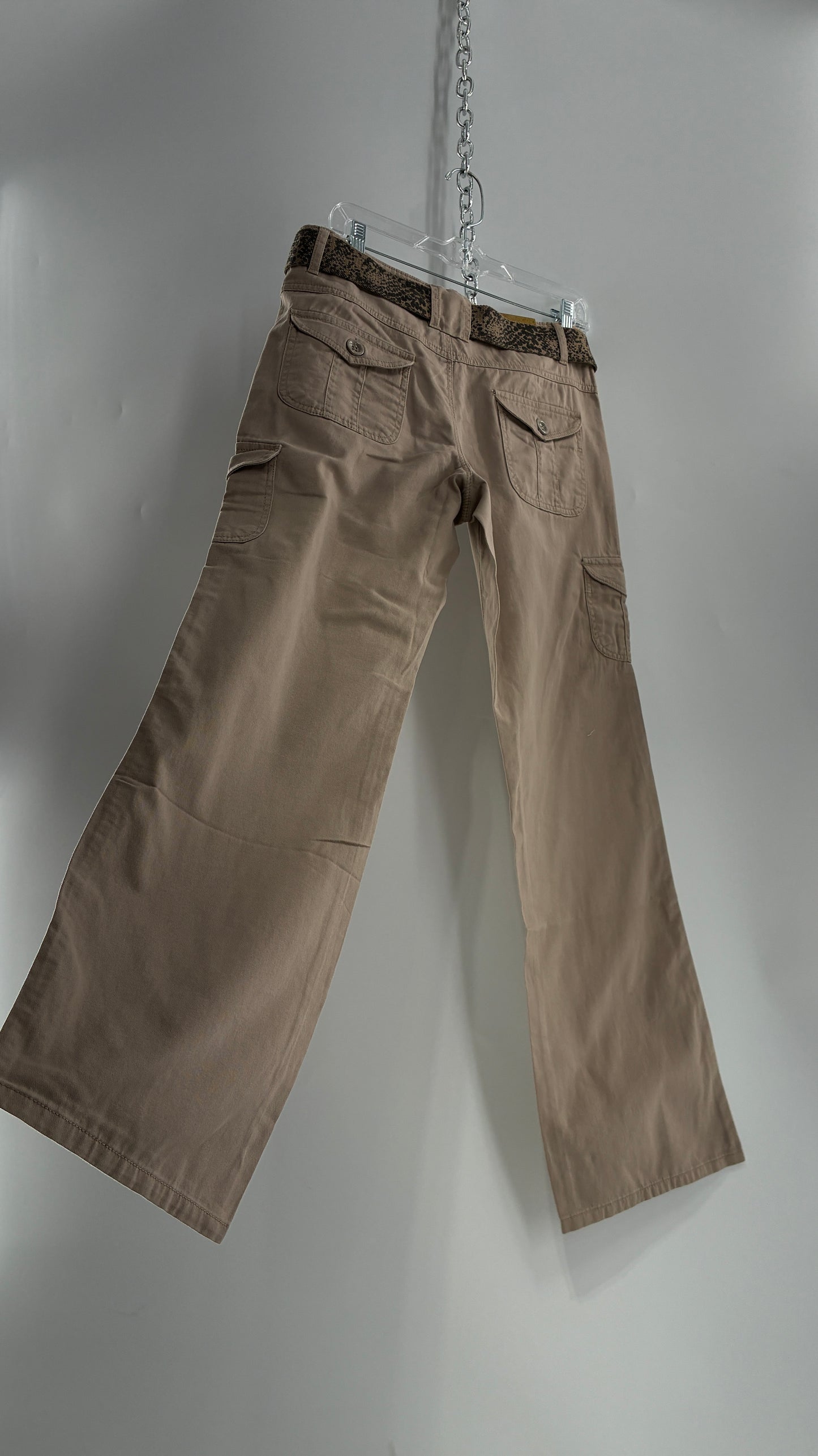Deadstock Vintage MOKACHINO Tan Low Rise Cargos with Grommet Belt and Zipper Details (4,10)