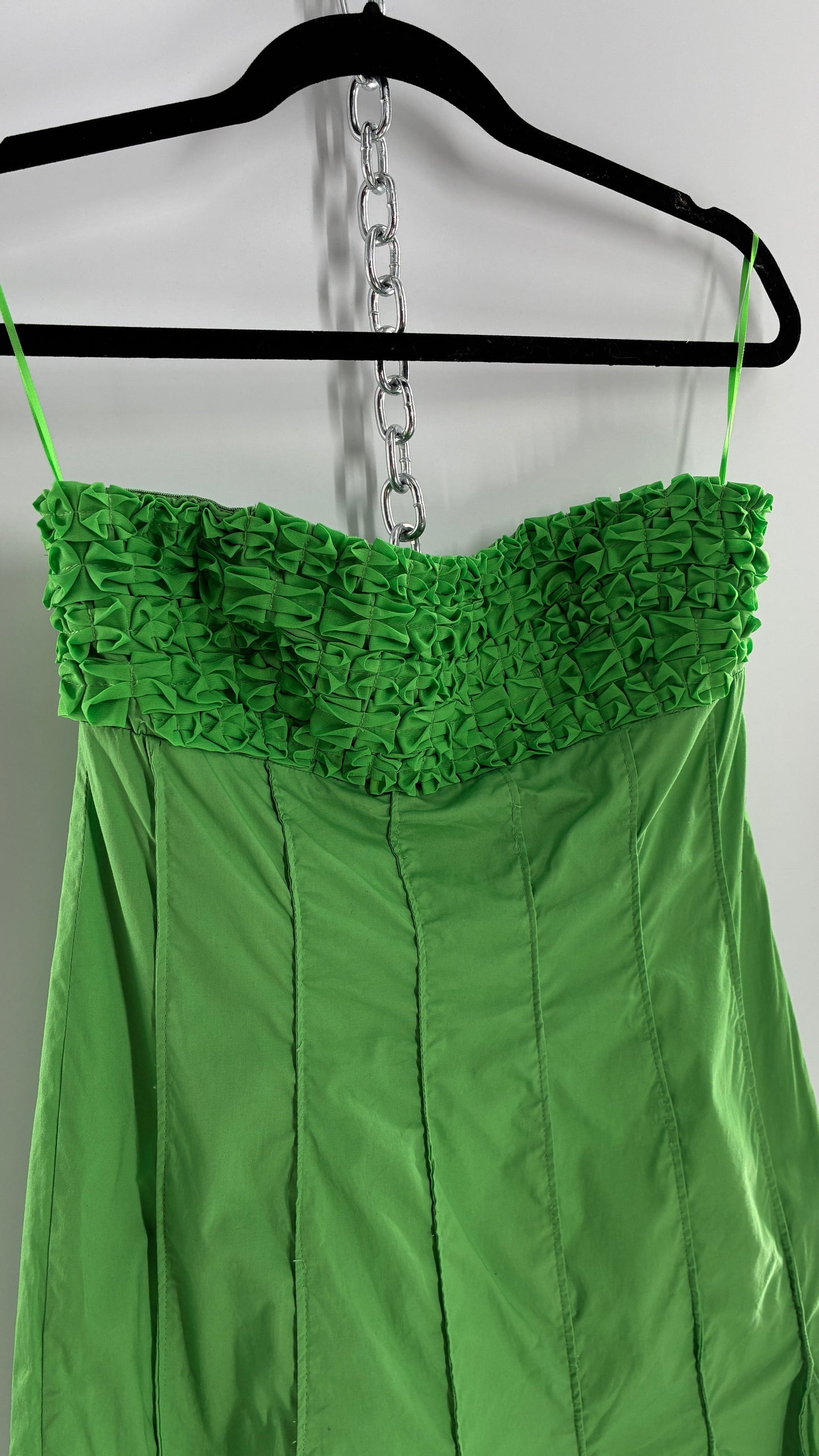 Vintage VENUS Green Pleated Mini Dress with Ruffled Bust Detail and Flared Out Hem (4)