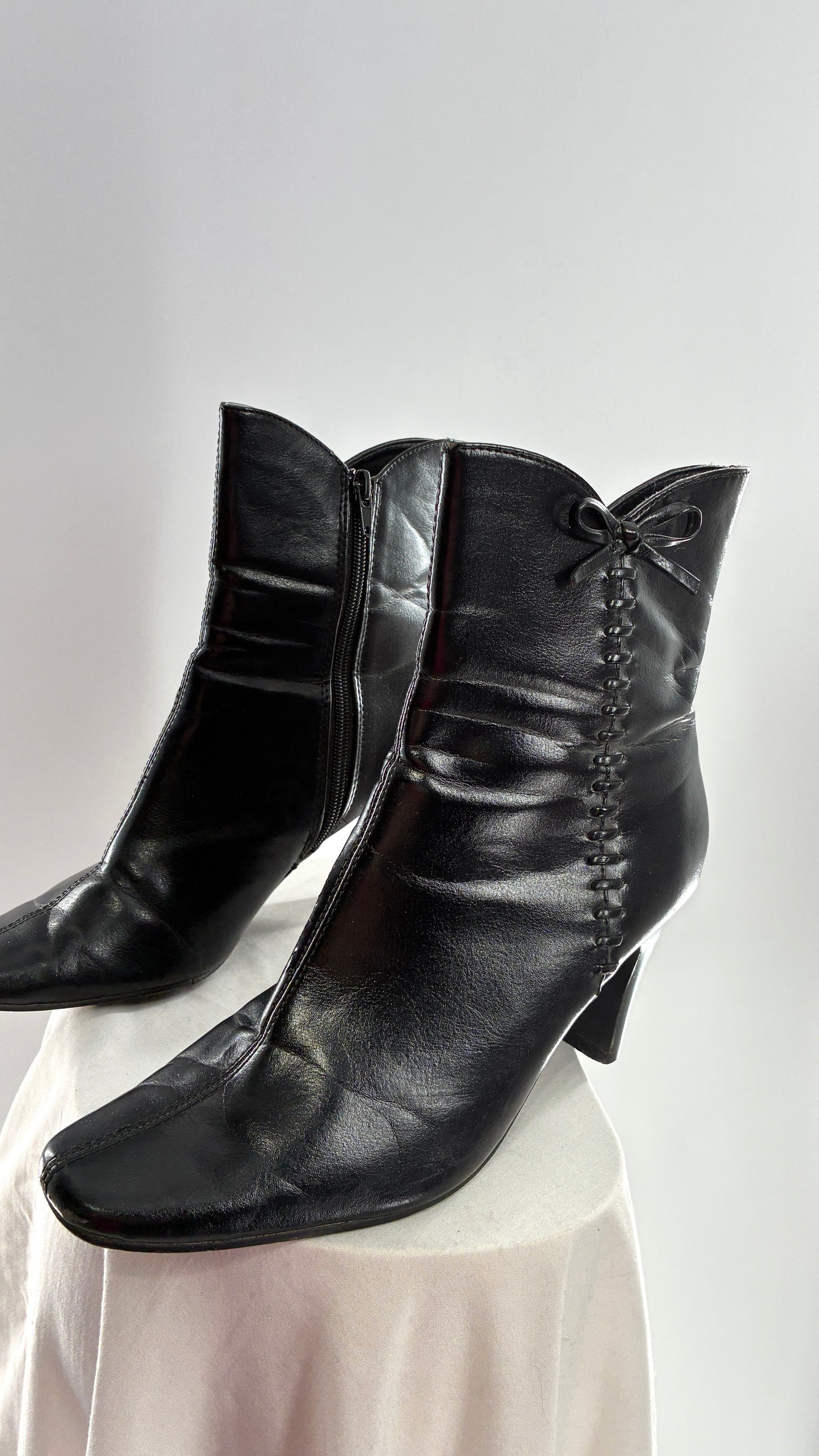 Vintage EXPRESSIONS Black Square Toe Kitten Heel Boots with Lace Up, Bow Side Details (8)