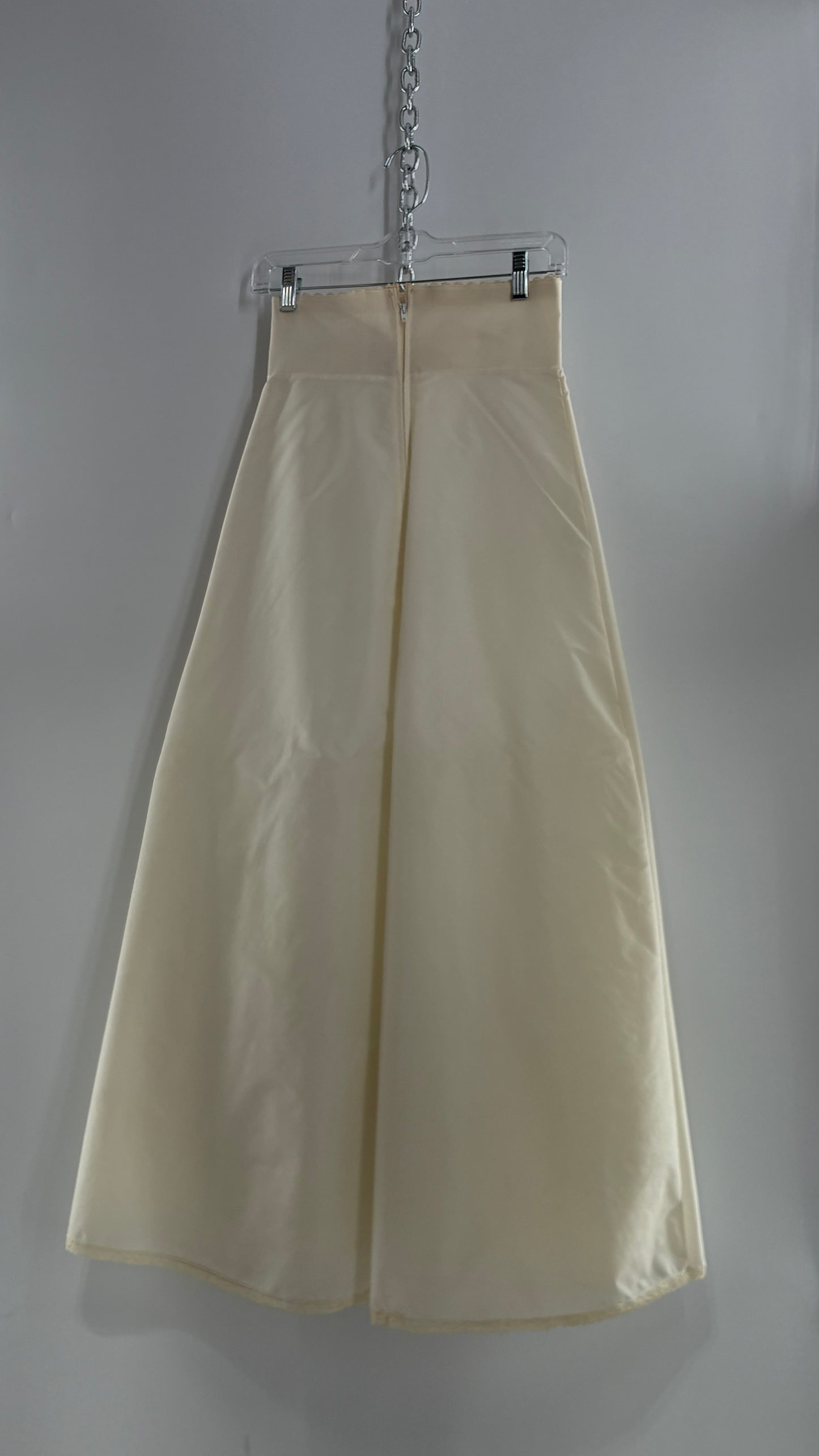 Vintage 1960s Off White Crinoline Style Skirt with Layers of Tulle (Small)
