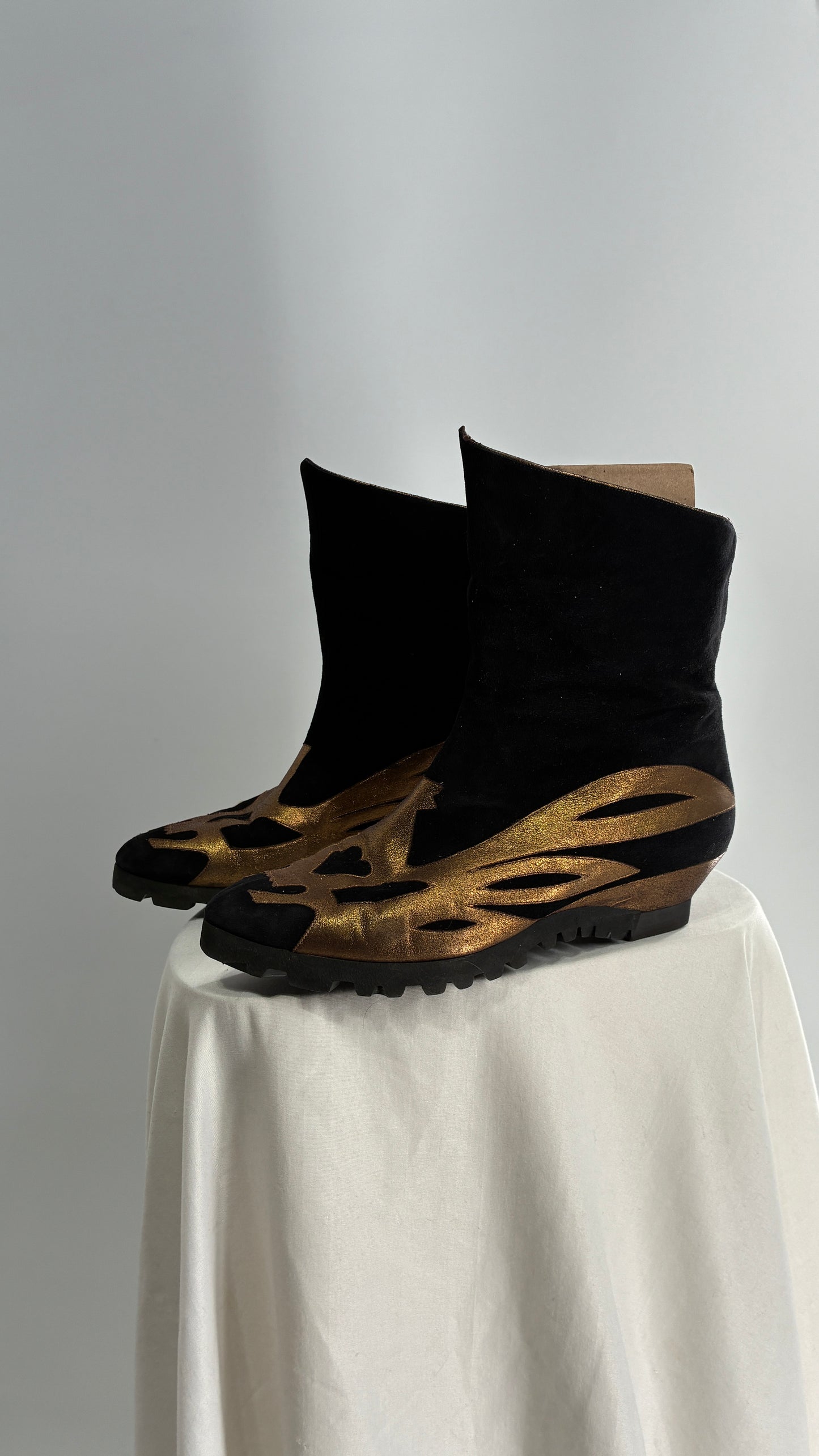Vintage 1960s Pancaldi for MARLOWE Black Suede Gold/Bronze Appliqué Patchwork Pointed Toe Boot (38.5)