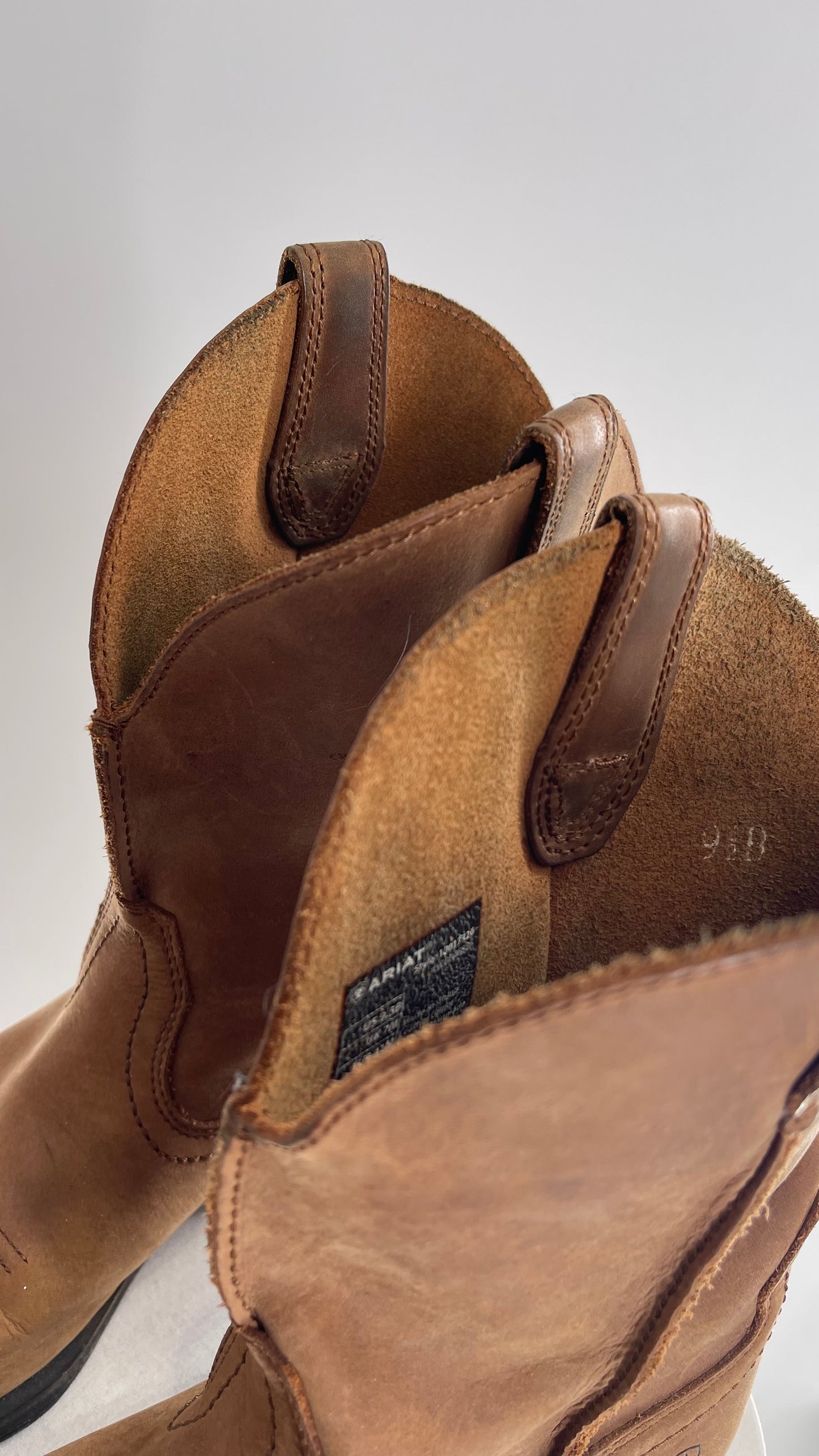 ARIAT Light Brown Square Toe Thick Leather Cowboy Boots (9.5)