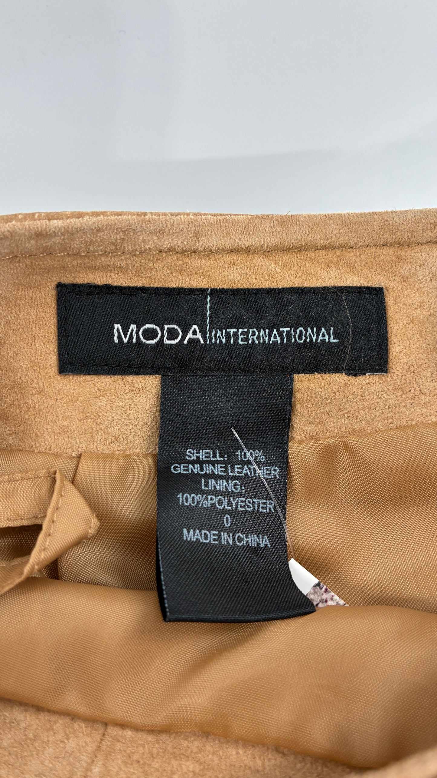 Vintage Moda International Genuine Leather Pleated Hem Skirt with Rounded Hip Panels (0)