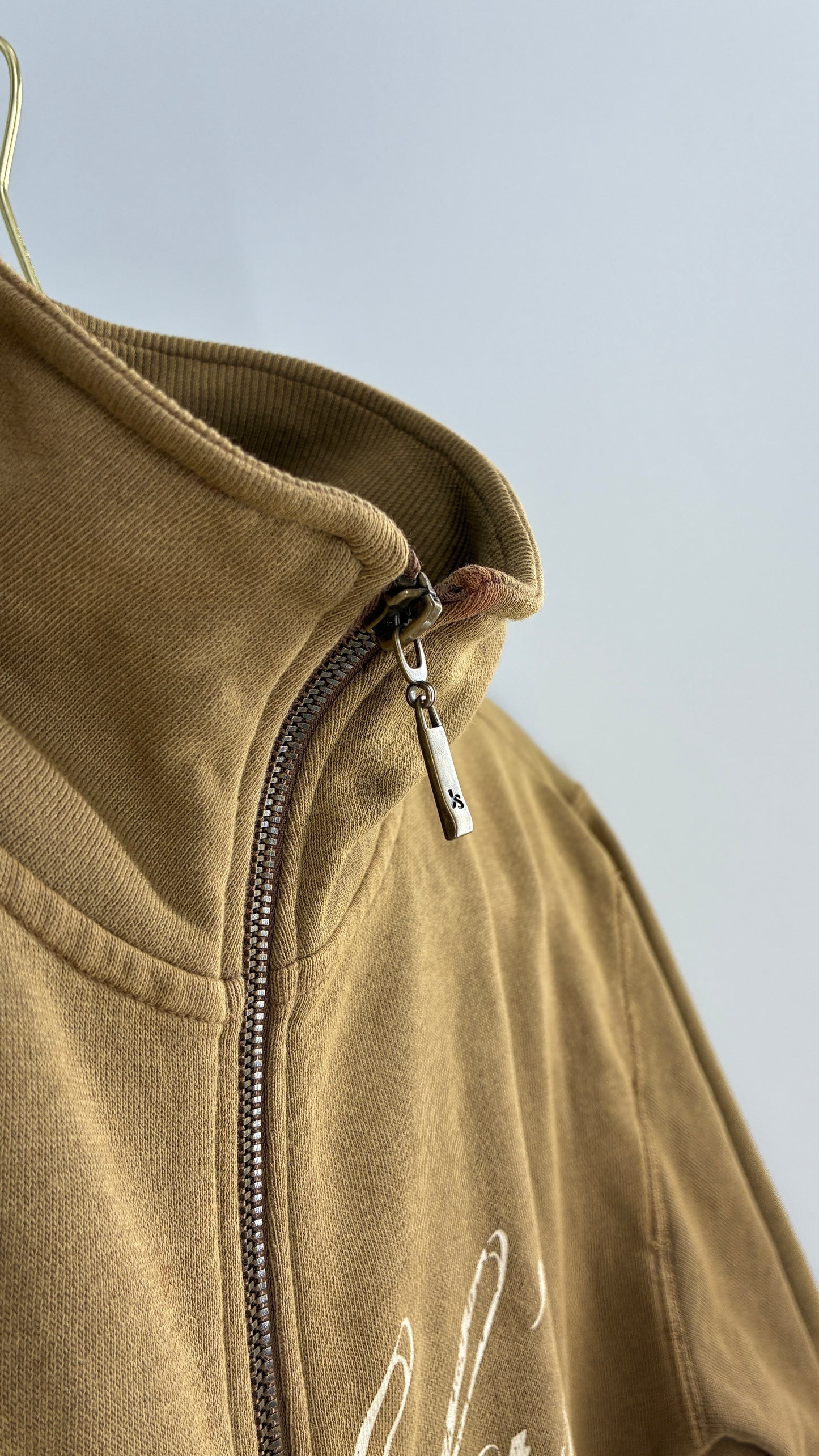 Vintage Cabela’s Tan Zip Front with Patch Details and 2000s Graphic (Large)