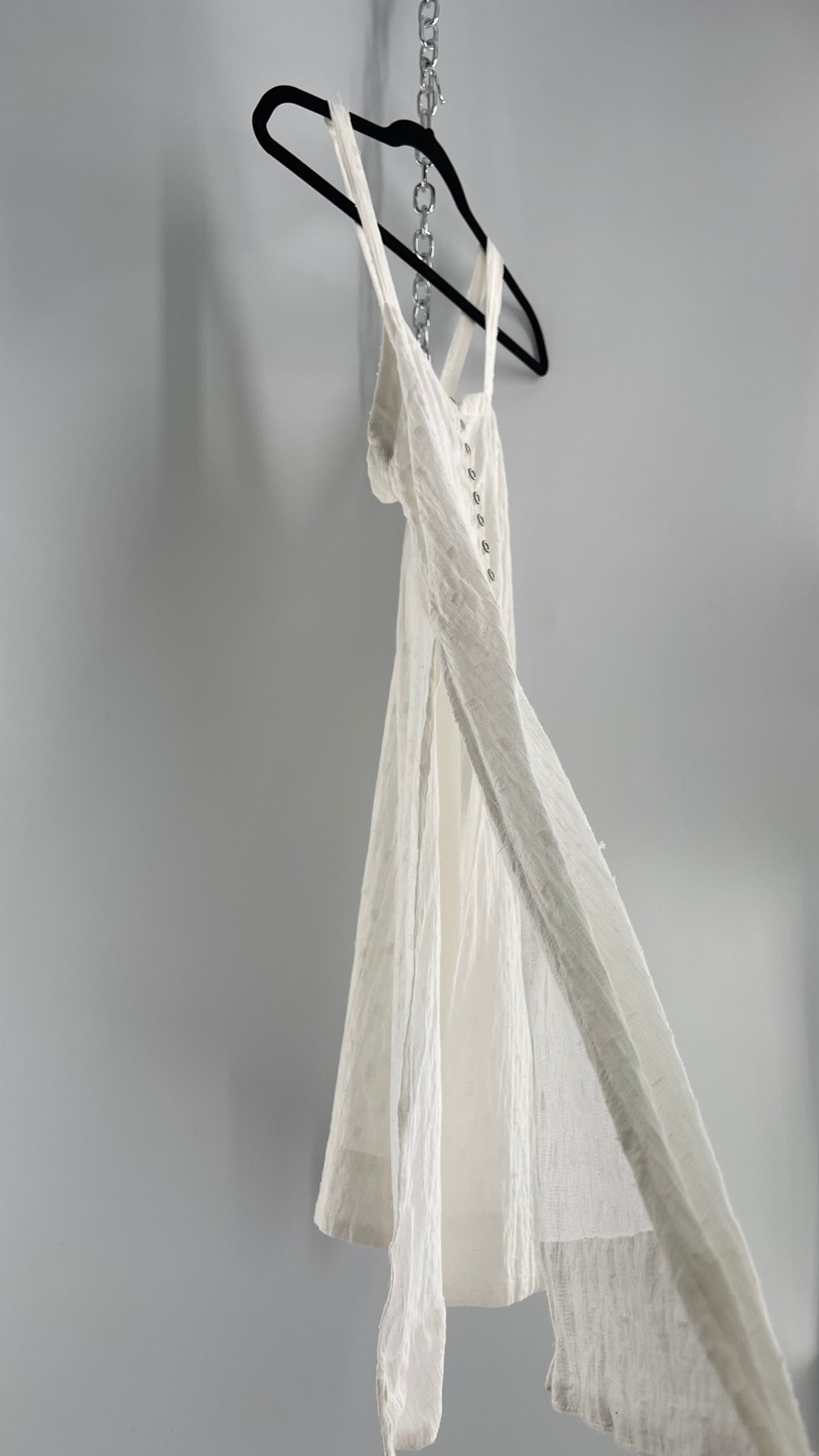 Anthropologie White Sweeping and Vented Button Front Tank (Large)
