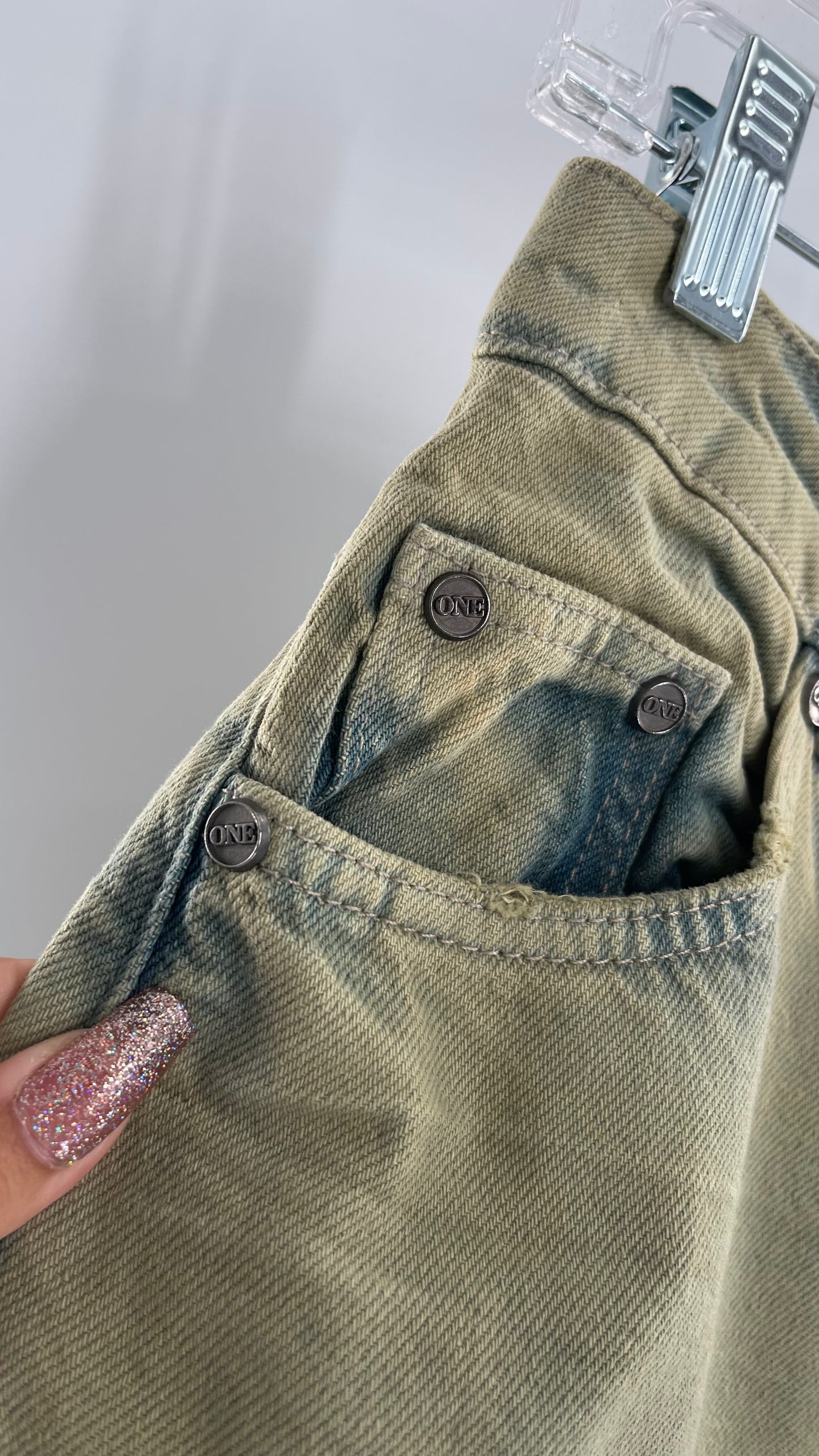 One Teaspoon Distressed Baggy/Bandit Relaxed Jean with Green Hue/Wash (Khaki Haze) (25)