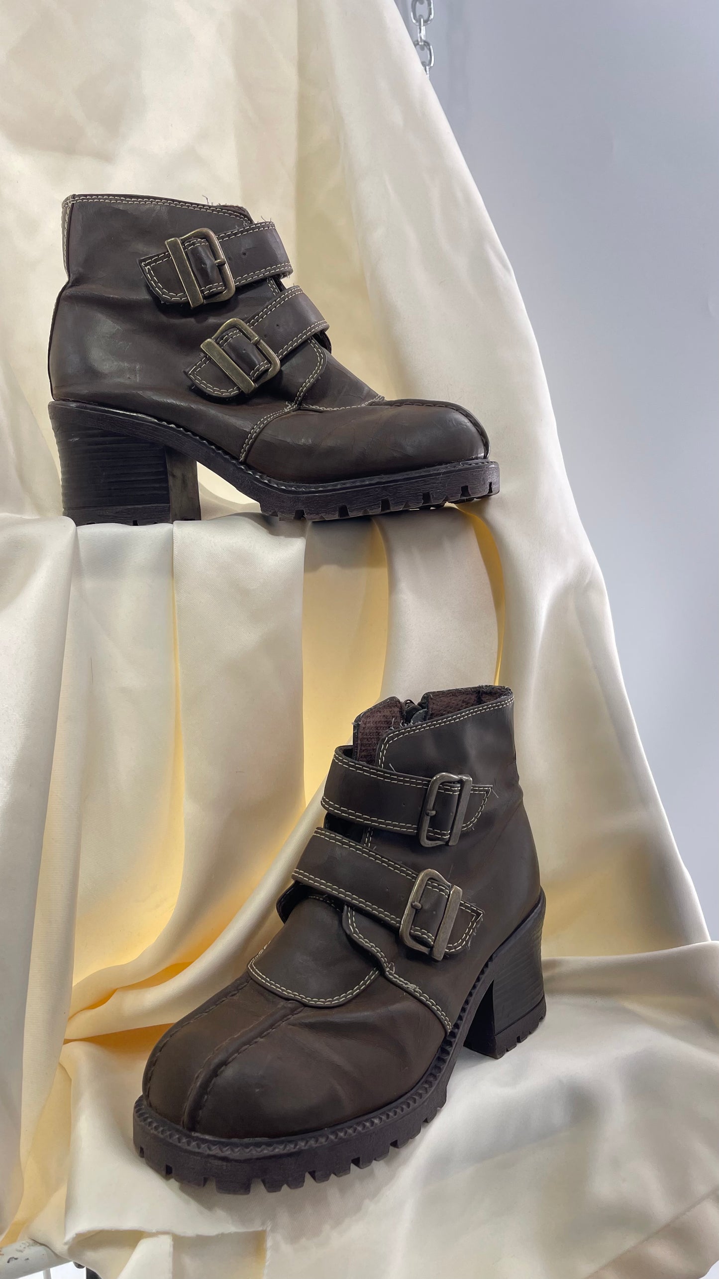 Vintage No Boundaries Brown Chunky Heel Platform Cross Front Buckle Boots (7)