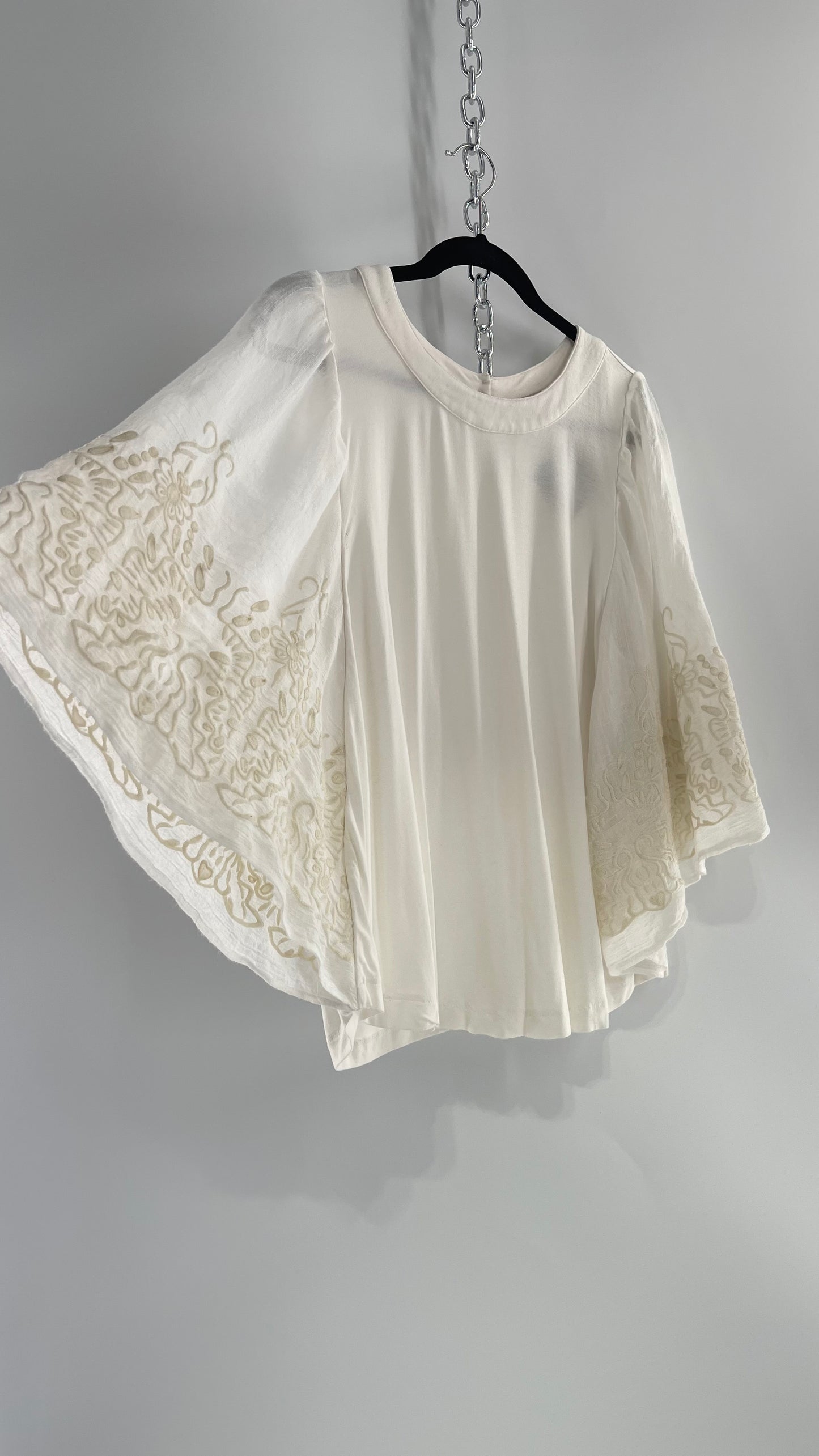 Anthropologie Eri + Ali White Embroidered Bat Wing Blouse (Medium)