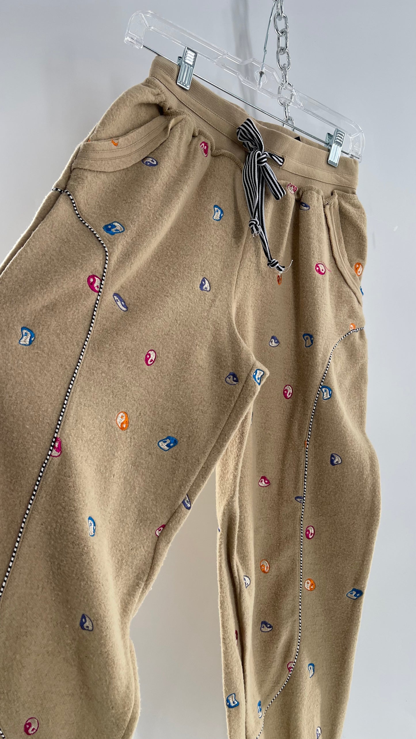 Ying Yang Embroidered Cozy Loungewear Jogger (Extra Small)