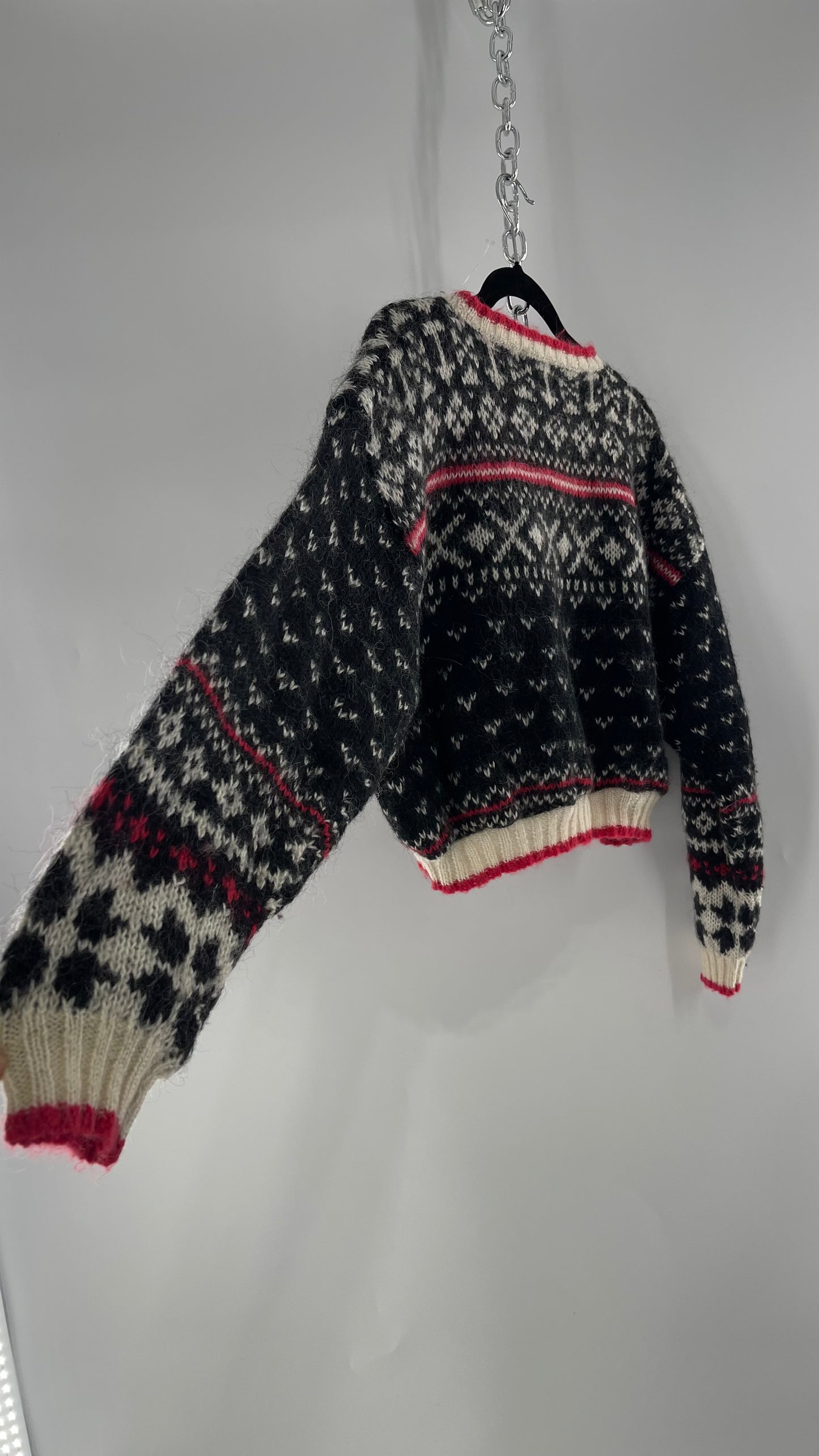 1980s Vintage Wool Black/White/Red Cropped Sweater (Medium)