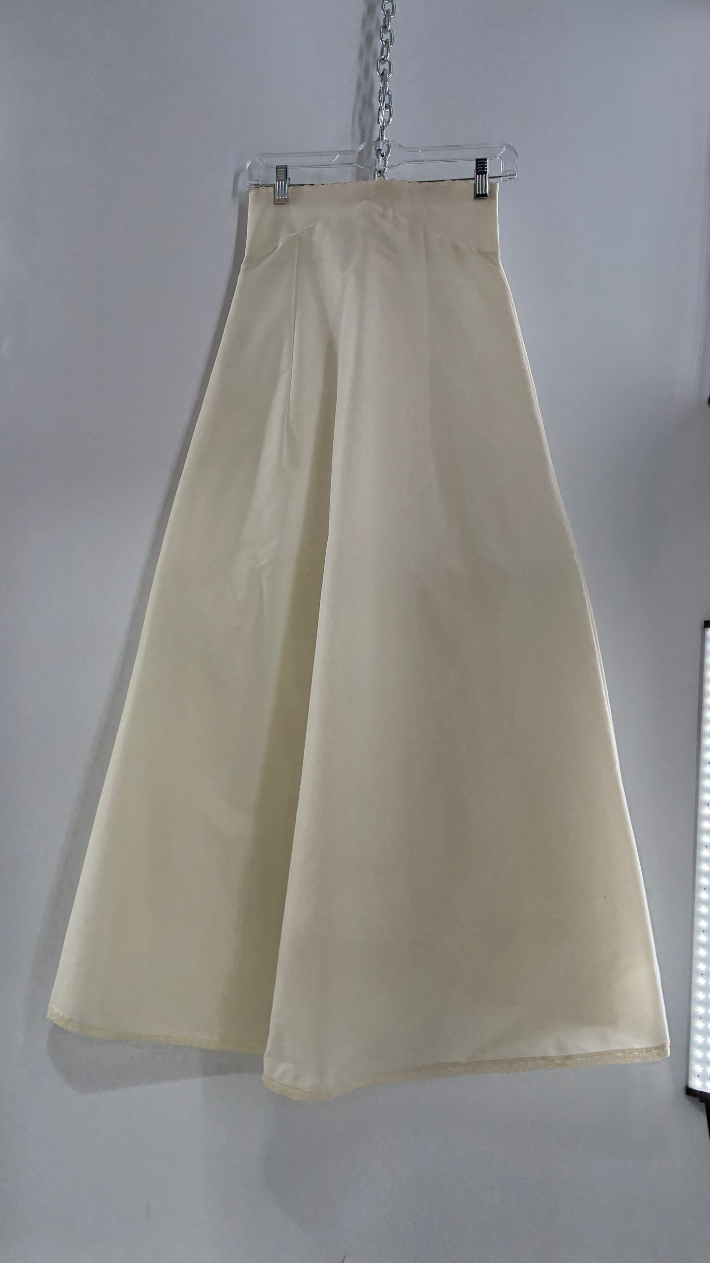 Vintage 1960s Off White Crinoline Style Skirt with Layers of Tulle (Small)