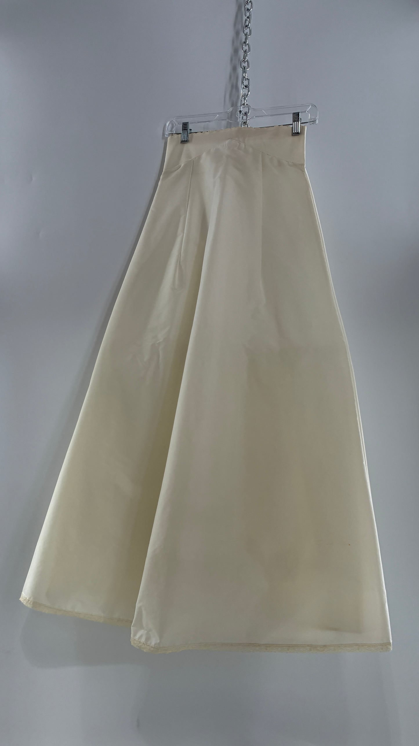 Vintage 1960s Off White Crinoline Style Skirt with Layers of Tulle (Small)
