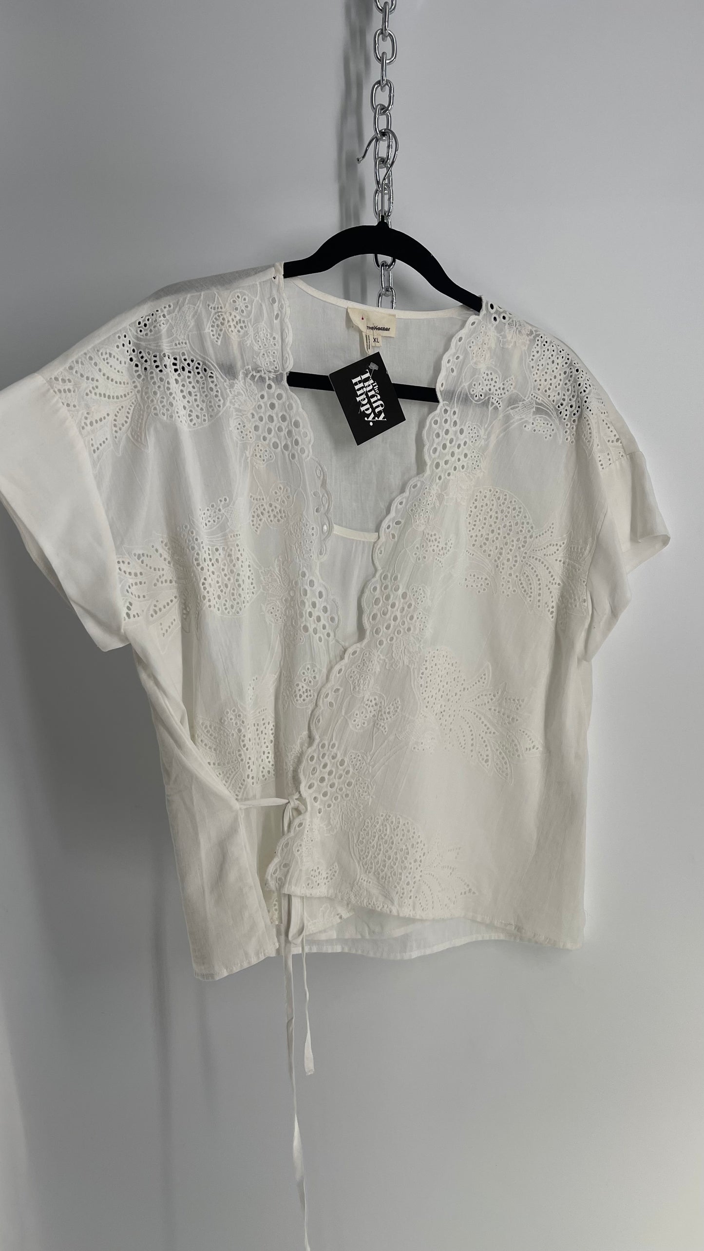 Anthropologie The Korner White Top with Eyelet Lace Scalloped Details (XL)