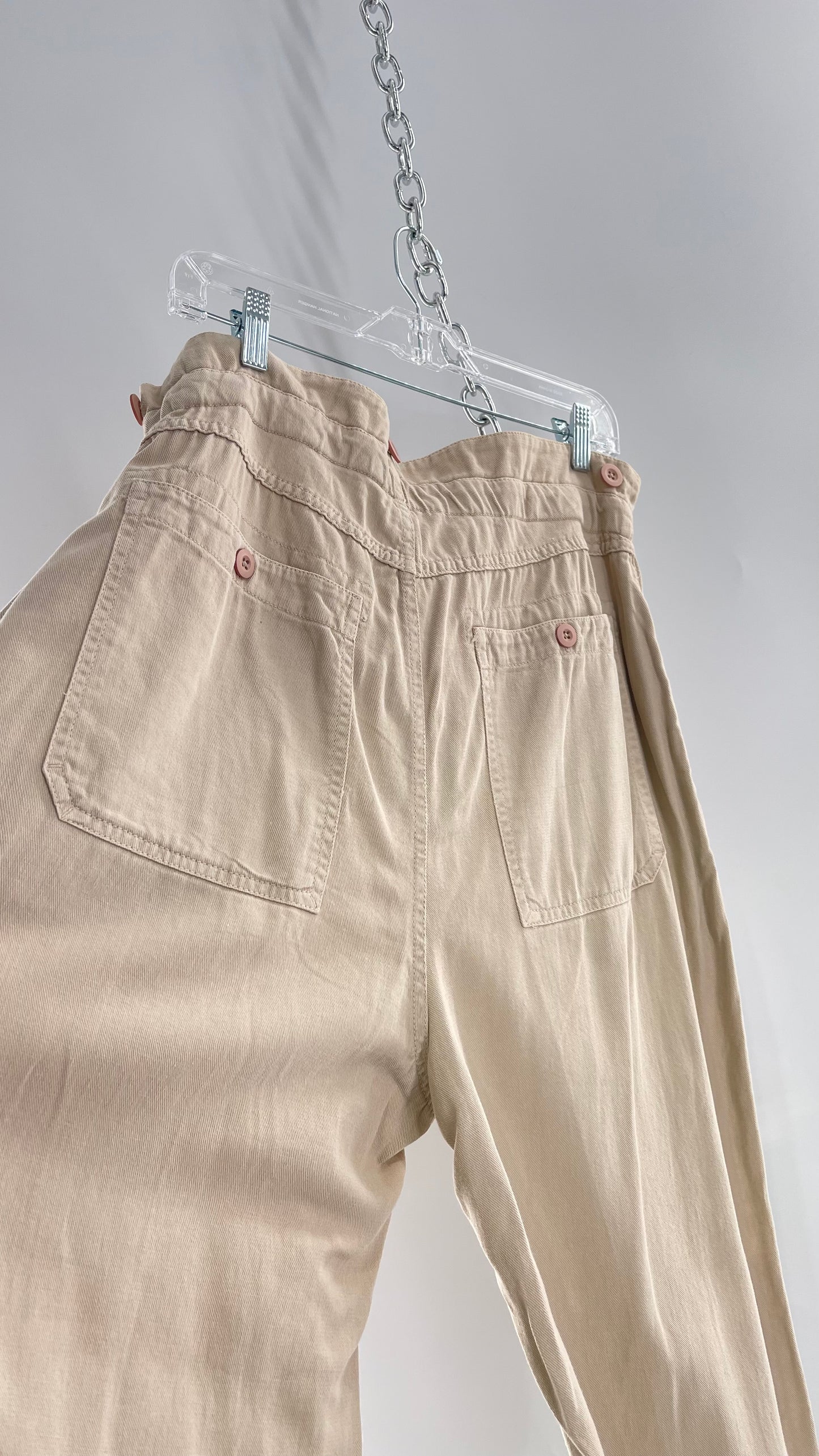Free People Cream Flare Button Up Wide Legs with Drawstring Waistline 55% Cotton 10% Linen 35% Viscose (L)
