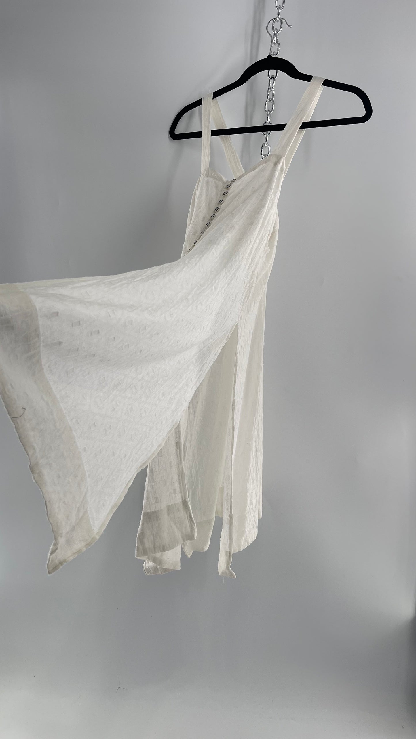 Anthropologie White Sweeping and Vented Button Front Tank (Large)