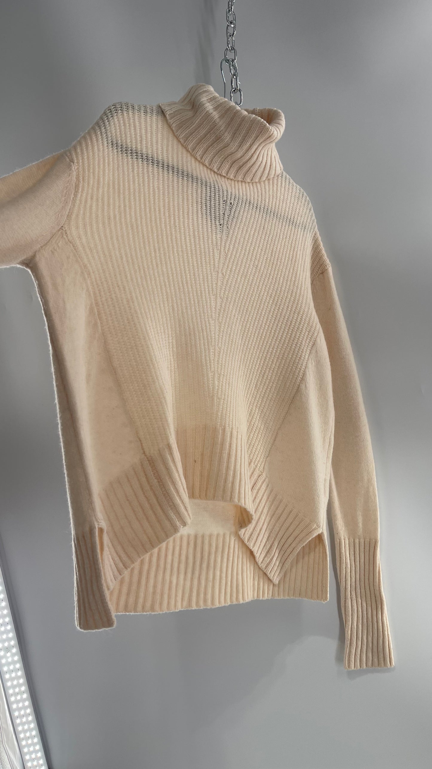 MOTH Anthropologie 80% Wool Ivory Off White Knit Turtle Neck Sweater (Small)