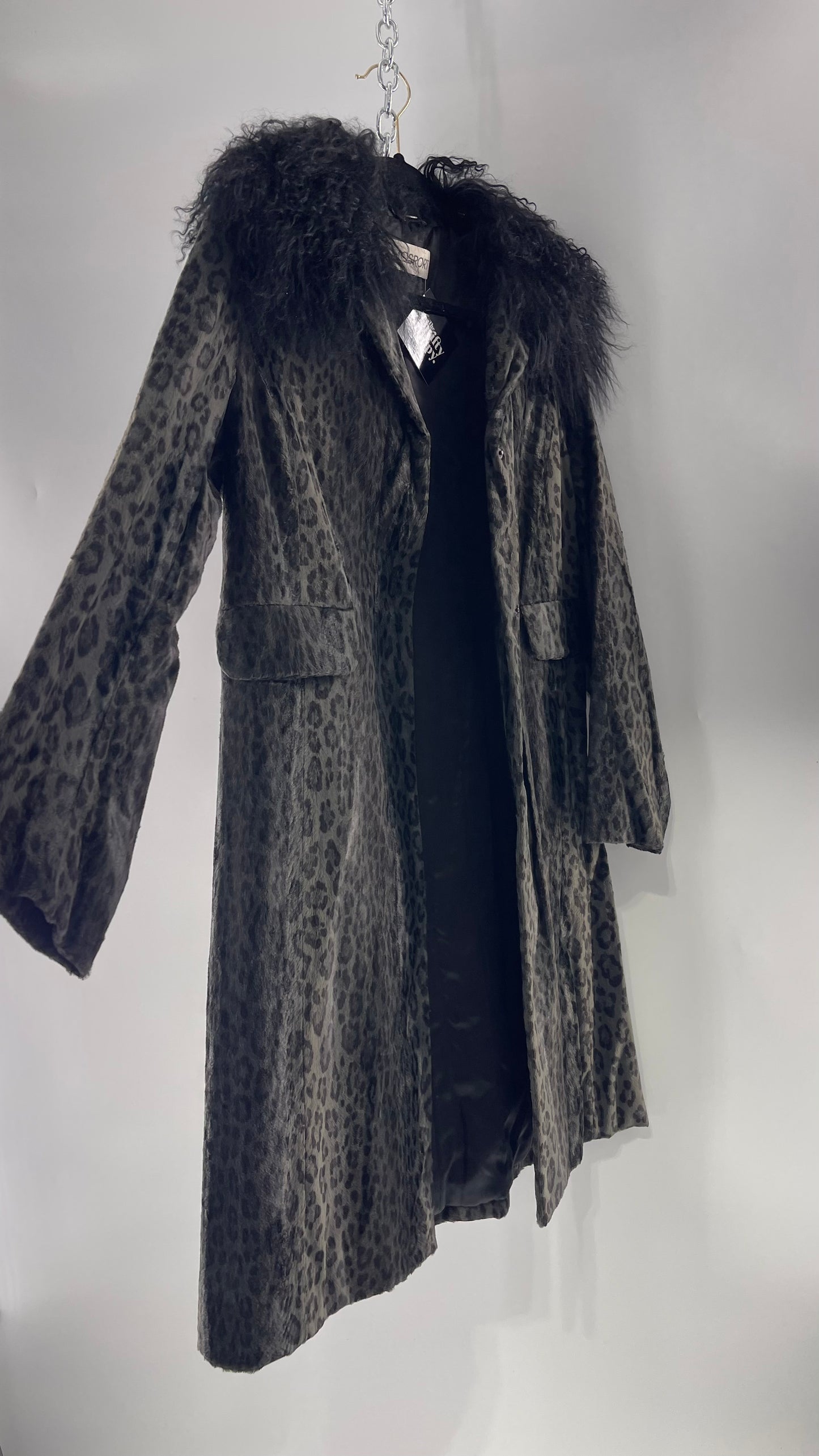 Vintage Romanian RAMOSTEPH Black/Gray Leopard Print Coat with Mongolian Fur Collar (Medium)