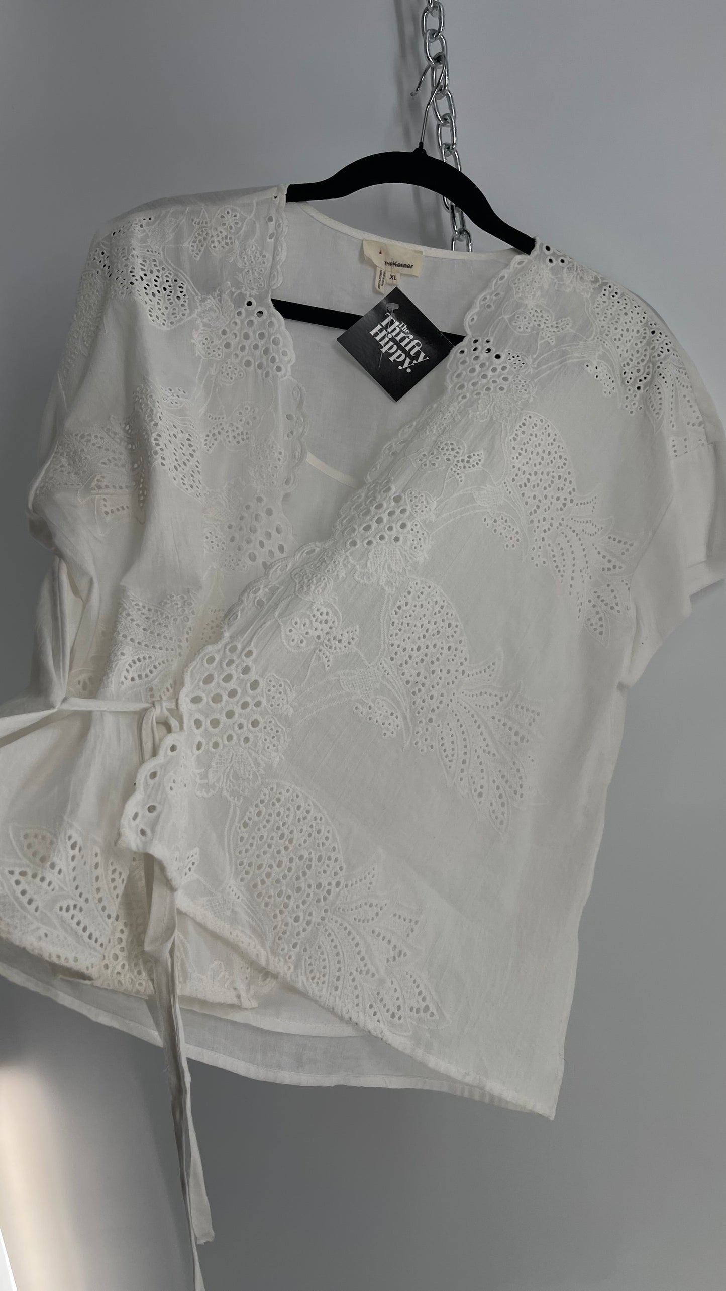 Anthropologie The Korner White Top with Eyelet Lace Scalloped Details (XL)