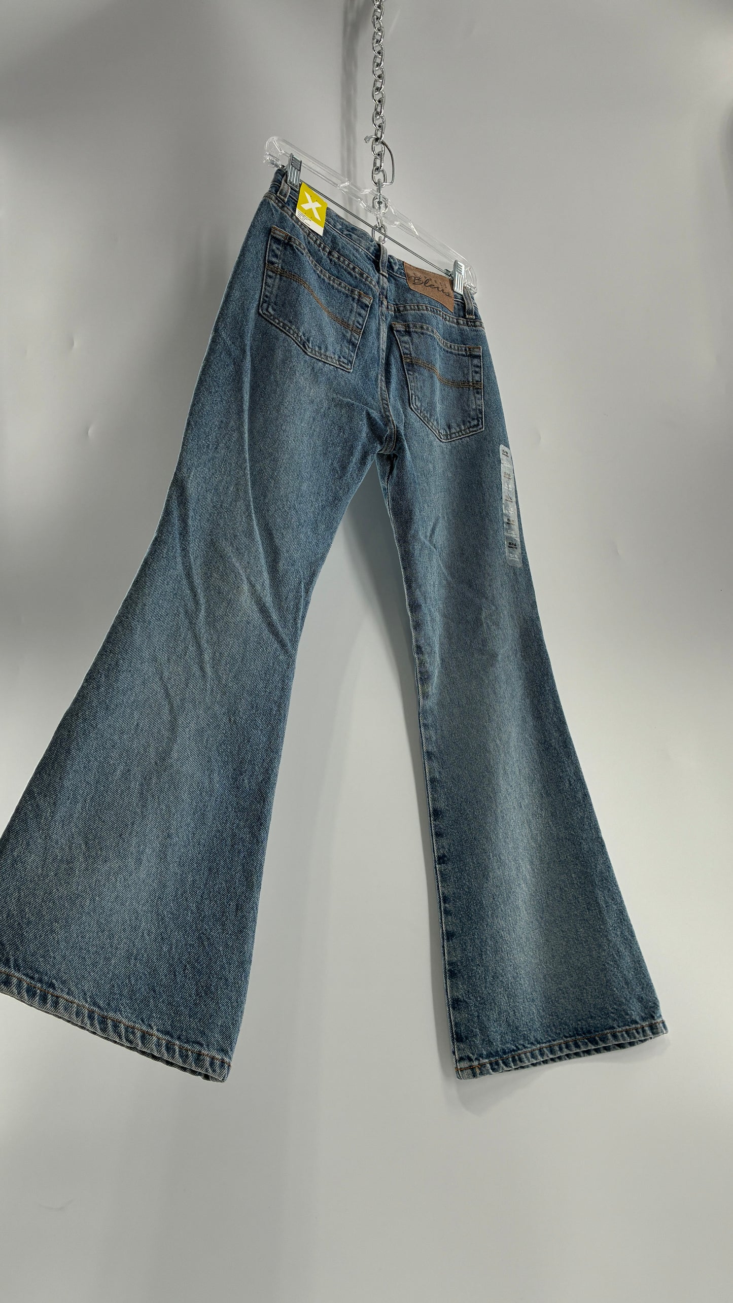 Deadstock Vintage Express Bleus Light Wash Short Flares Made in Mexico (5/6)
