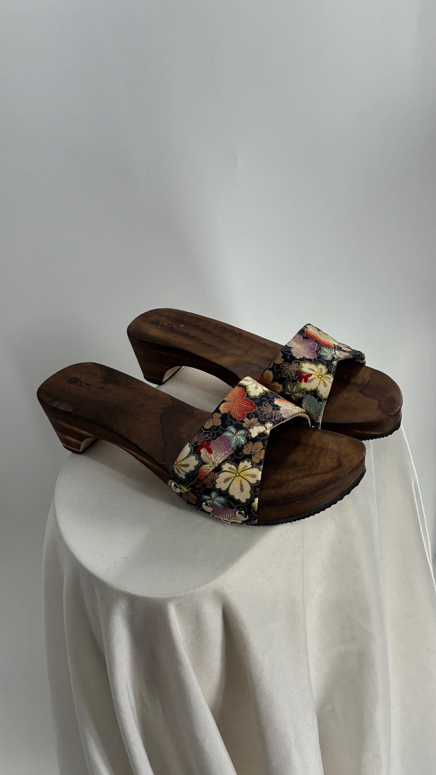 Vintage HUANG Wooden Sandal Clog with Floral Patterned Strap (8.5)