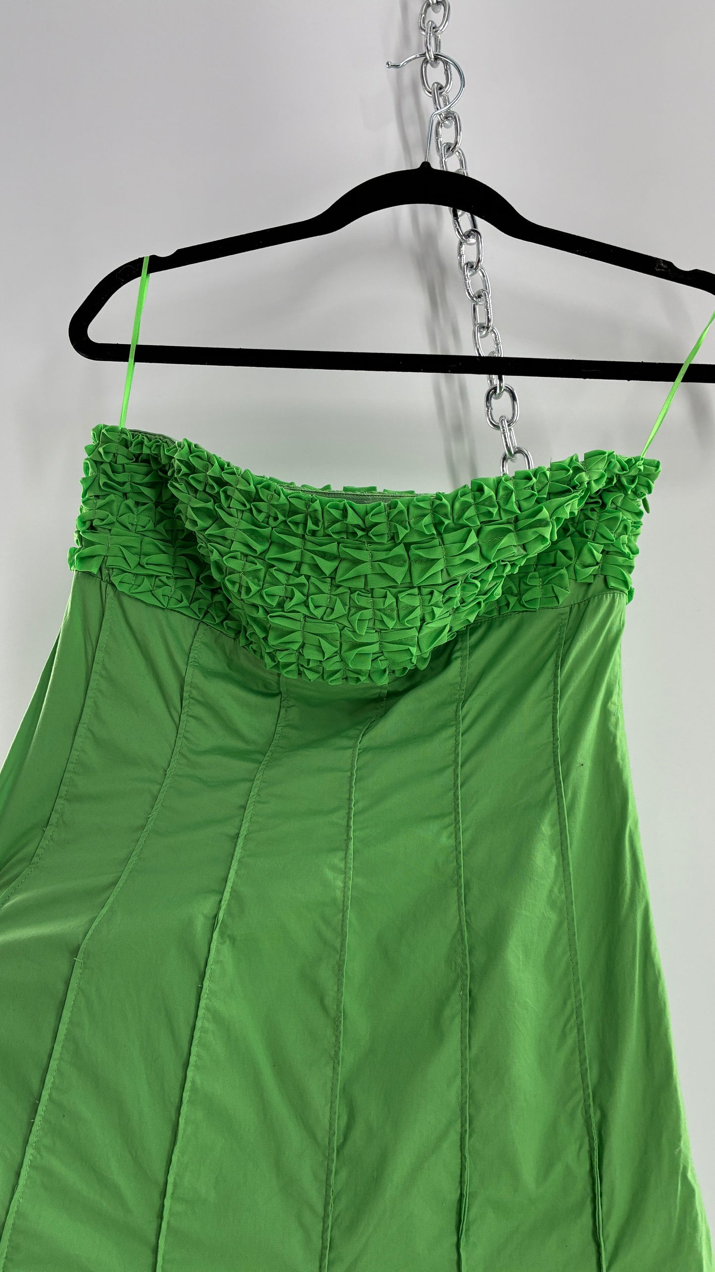 Vintage VENUS Green Pleated Mini Dress with Ruffled Bust Detail and Flared Out Hem (4)