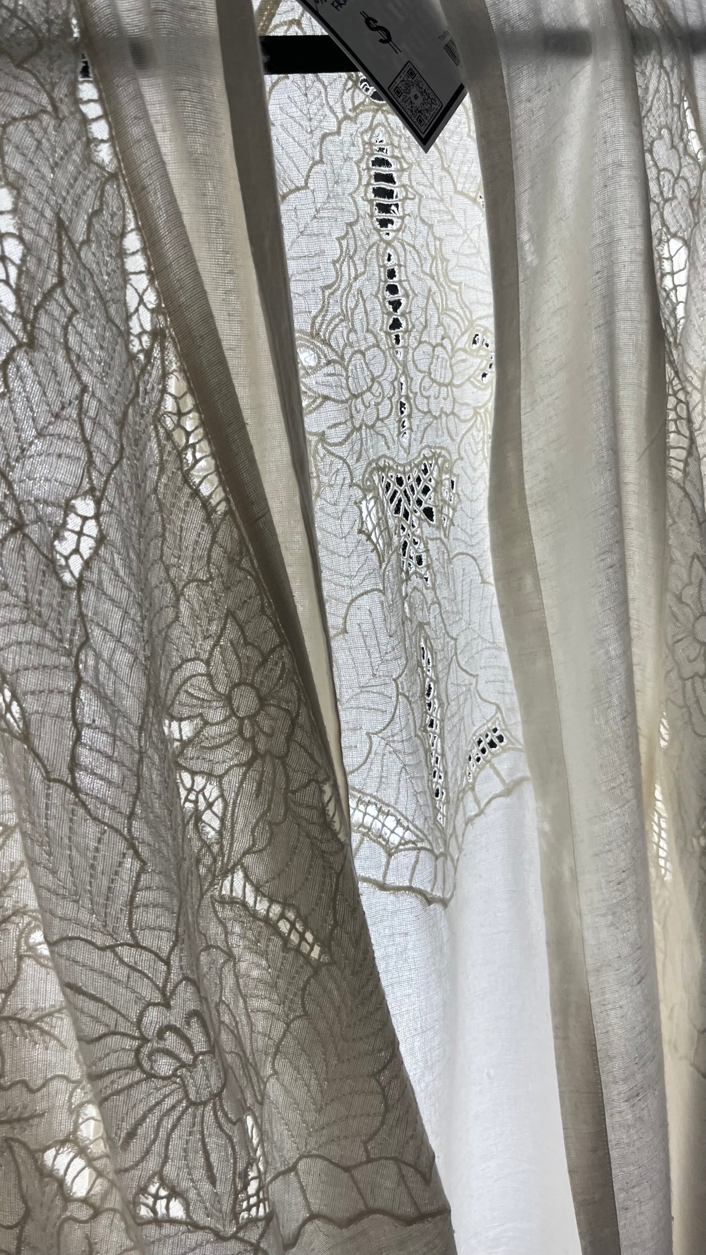 Intimately Free People Linen/Cotton White Cape with Embroidery Design (Medium)