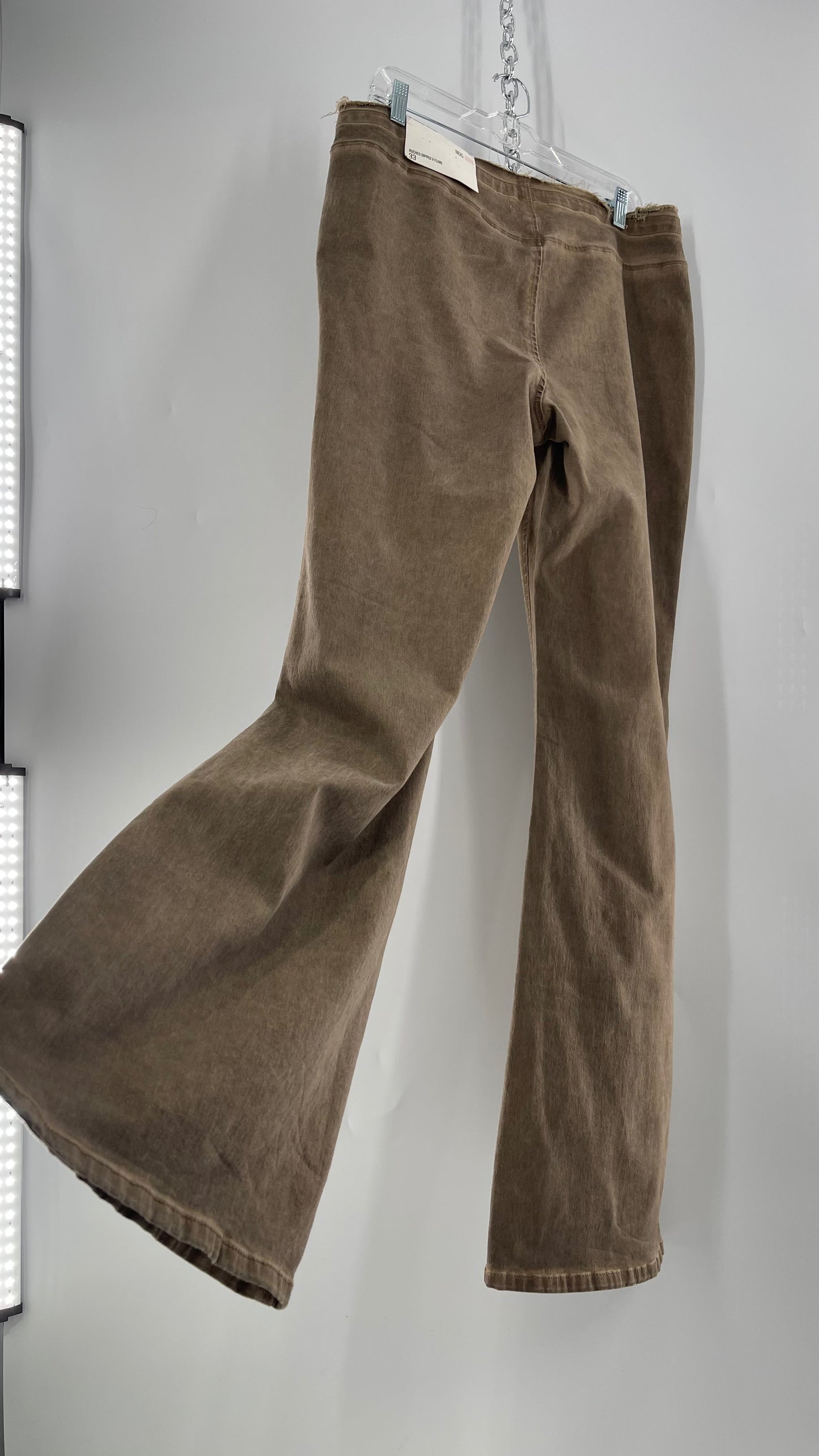 BDG Brown Scrunch Front Kick Flare Bell Bottoms with Side Zipper (33)
