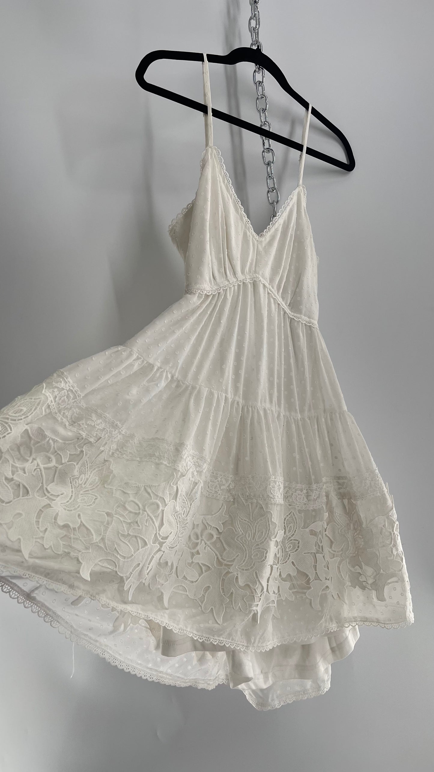 INA Voluminous White Tiered Open Back Mini Dress with Lace Trim (M)
