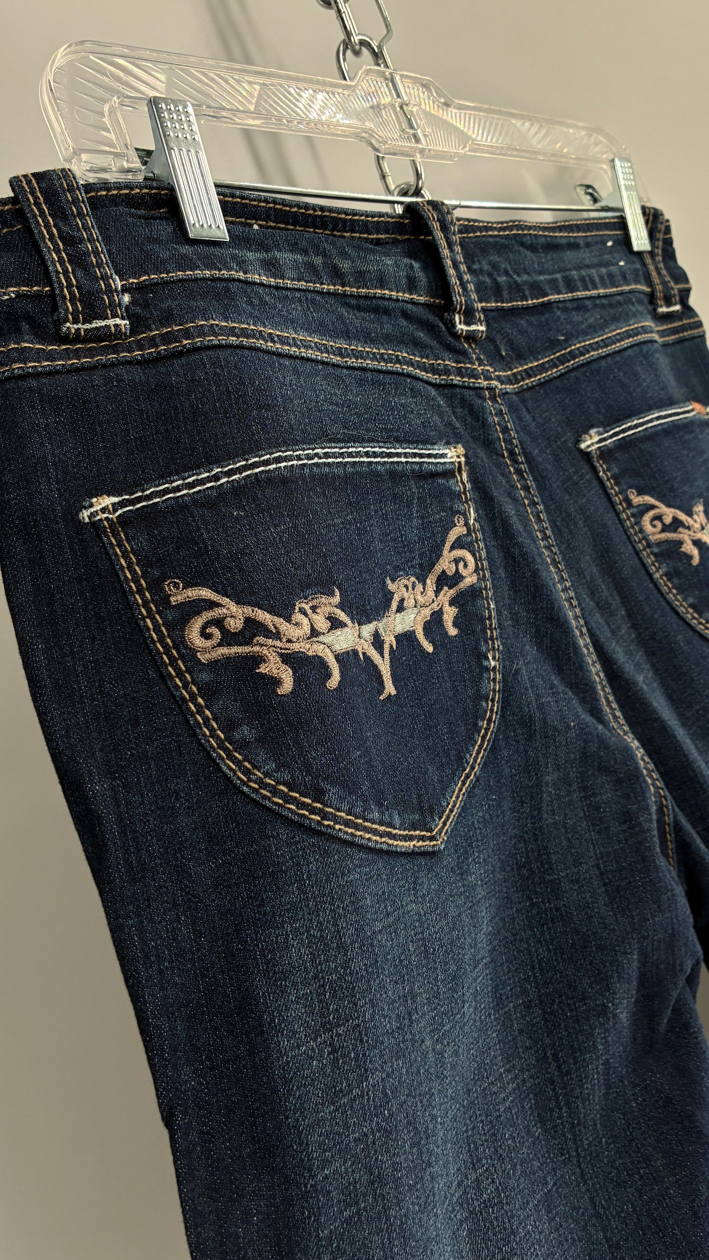 Vintage BUFFALO Dark Wash Embroidered Pocket Jeans (32x33)