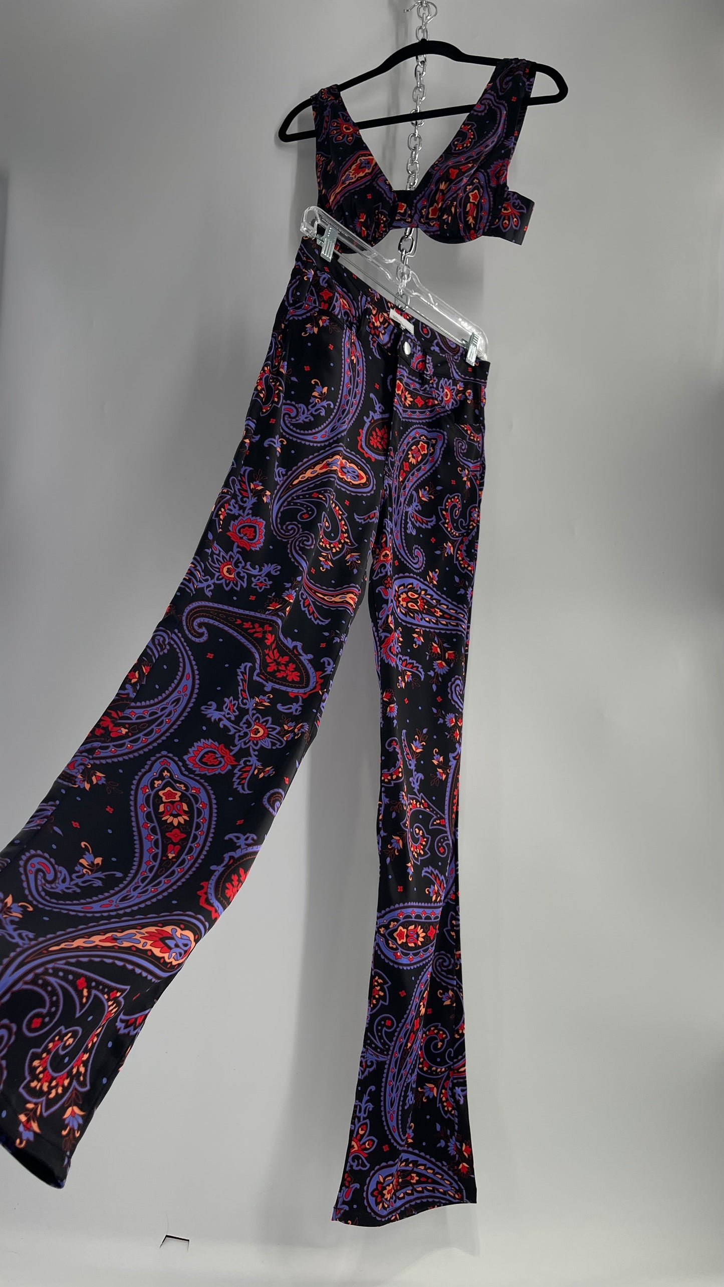 Danielle Bernstein Satin Paisley Underwire Festival Top and Kickflare 2pc Set (Small)