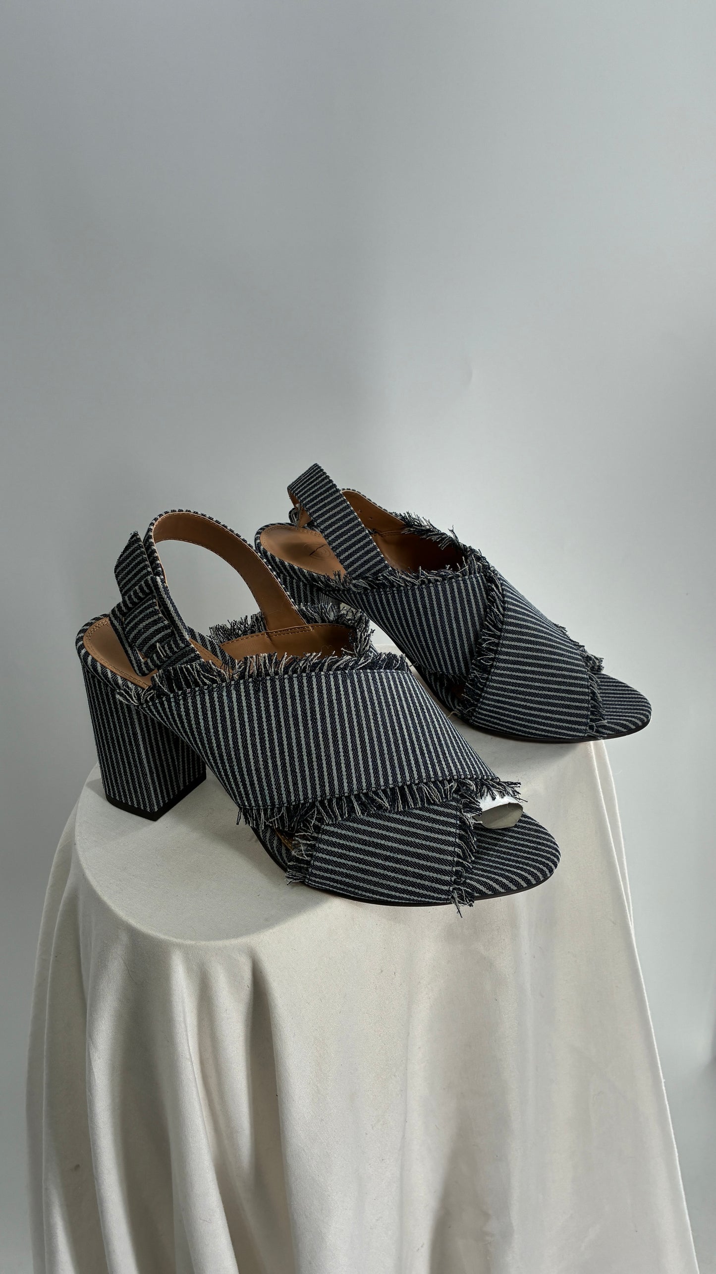 Urban Outfitters Denim Cross Over Sling Back Heels (9)
