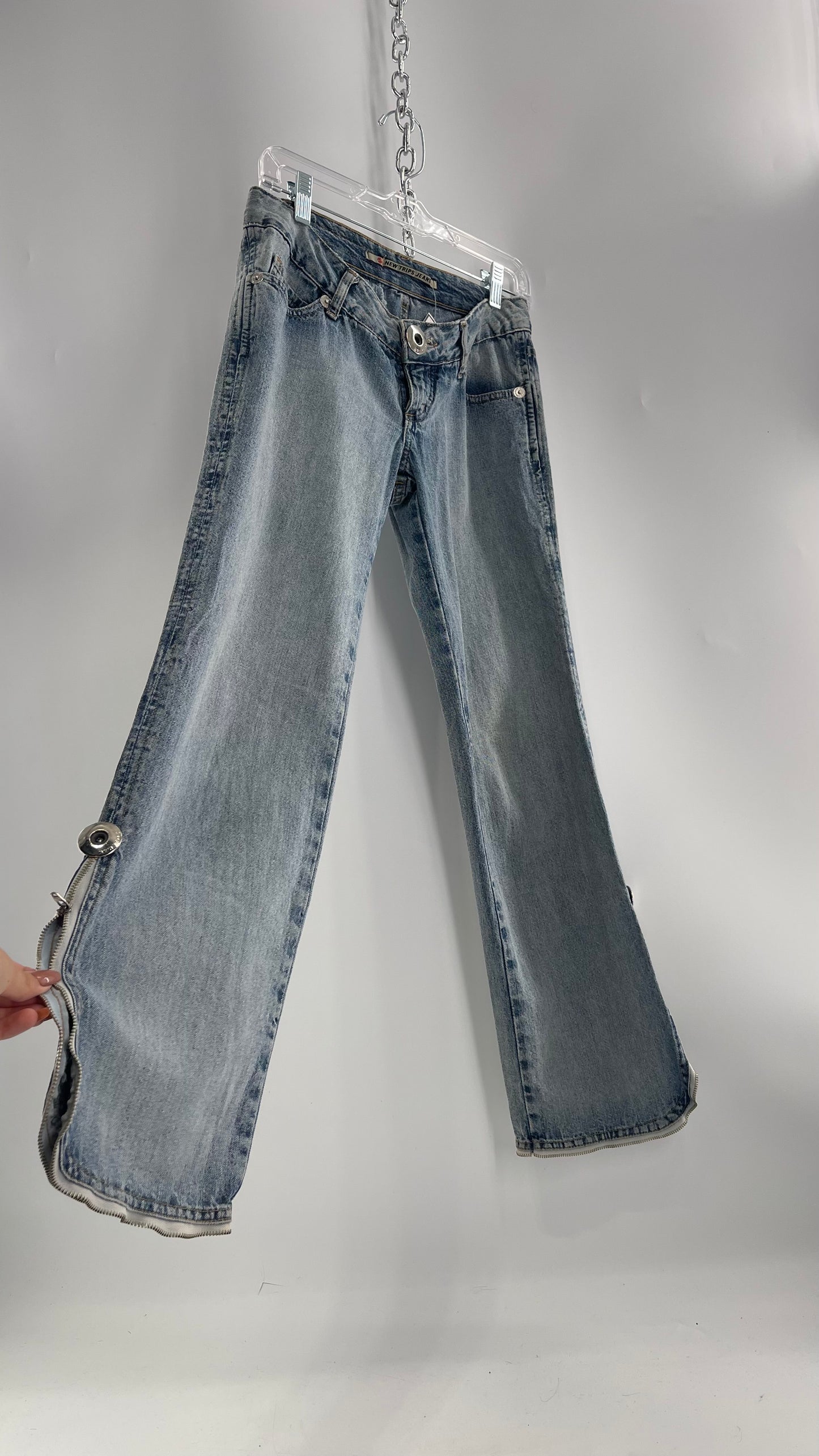 Vintage New Trips Light Wash Kick Flare Jeans with Zipper Hem Detail, V Waistline and Oversized Metal Buttons (40)