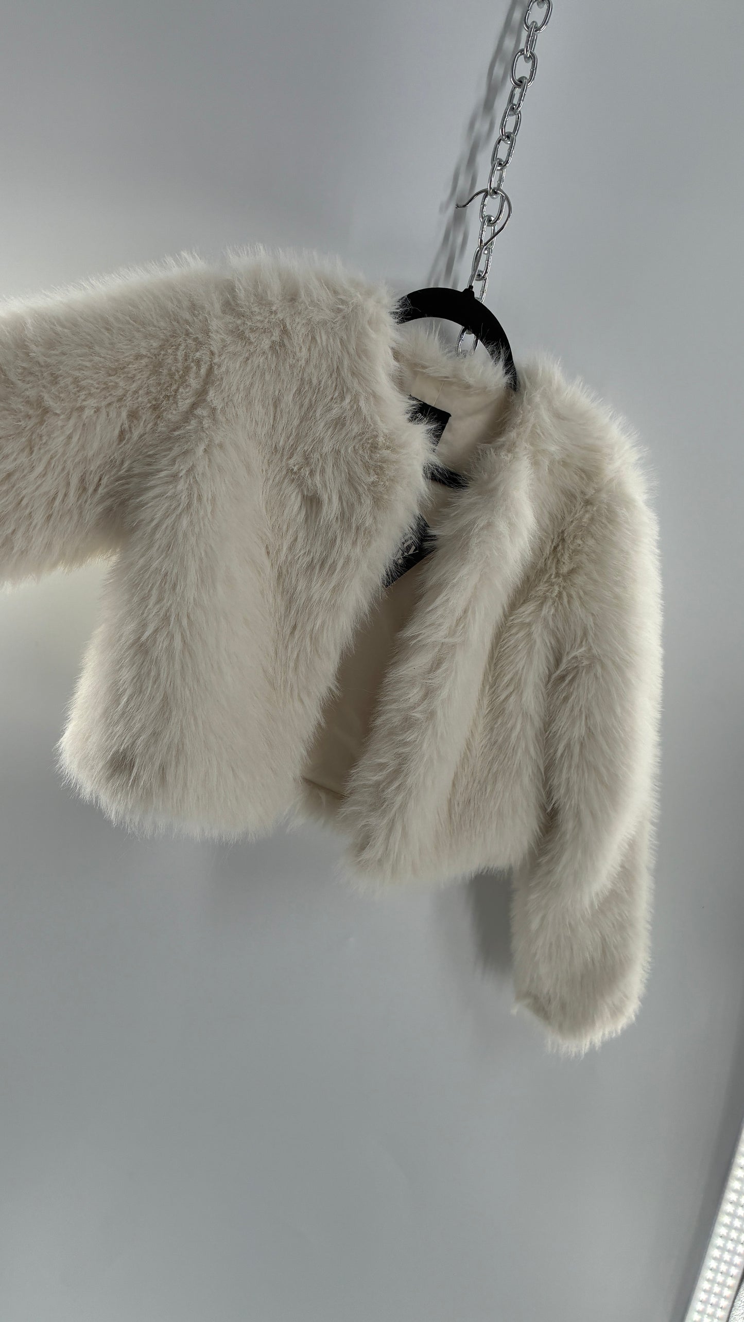 White Fluffy Cropped Jacket (Y14/XS/S)