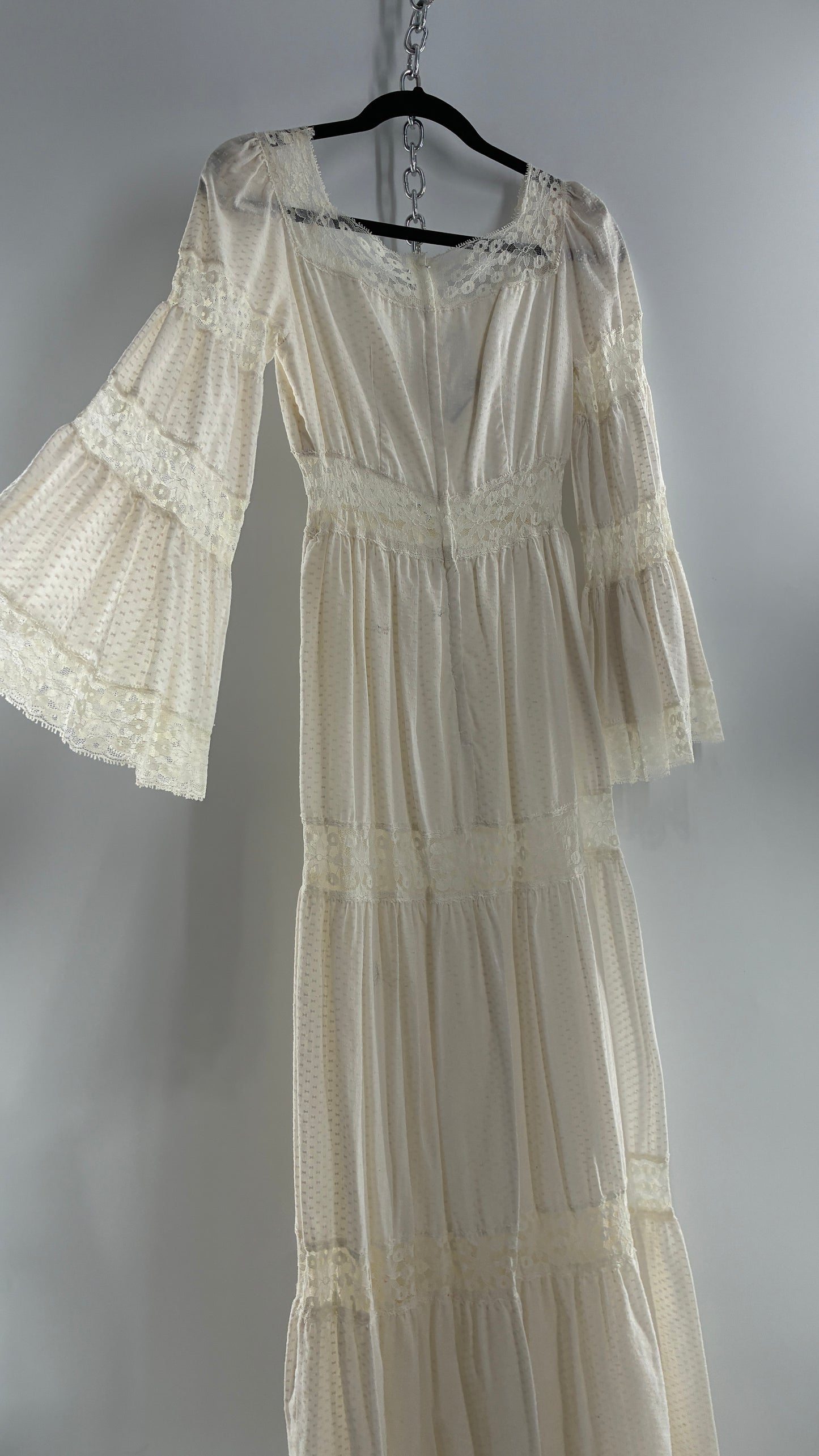 Vintage 1970s Off White Handmade Bell Sleeve Possible Wedding Gown (XS/Small)