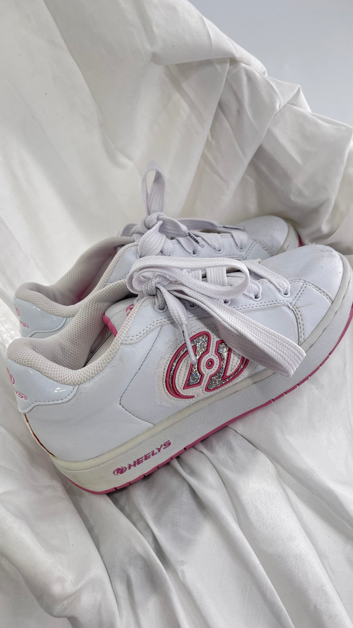 Vintage Scuffed Up White Pink Glitter Heelys (7)