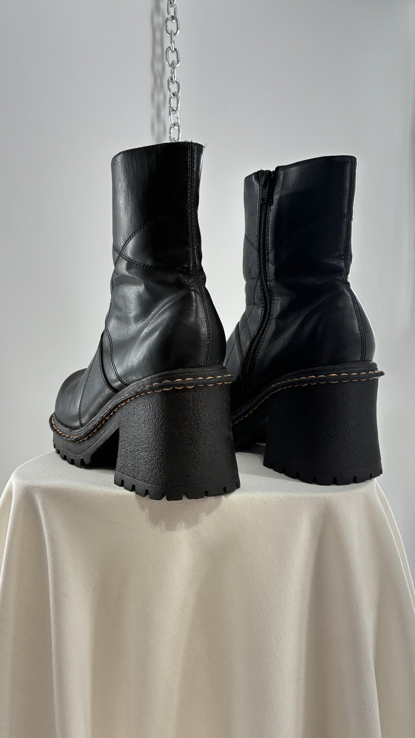Vintage ROUTE 66 Black Chunky Heel Round Toe Boot (8.5)
