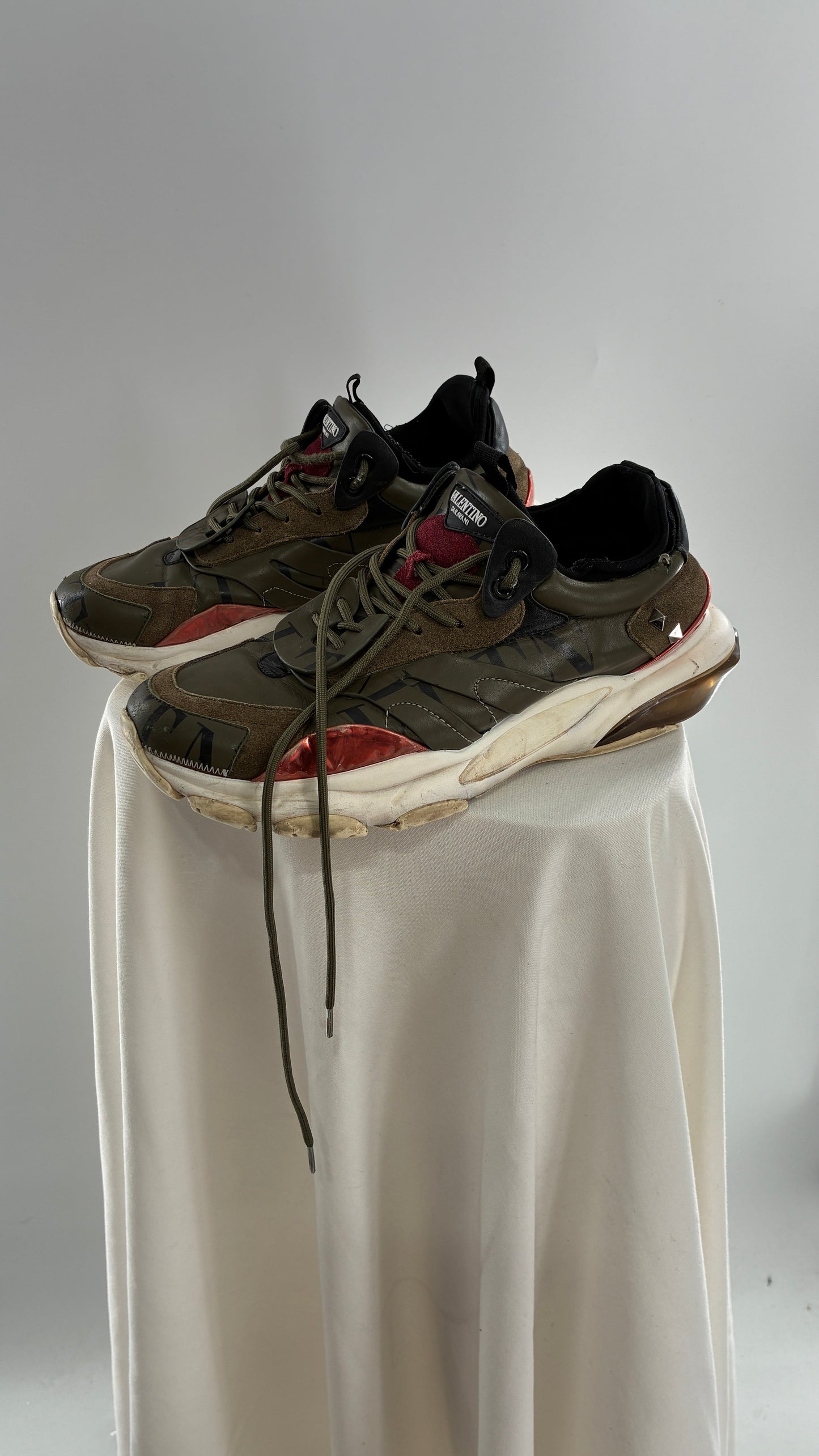 VALENTINO Garavani Distressed Bounce Sneakers (42)