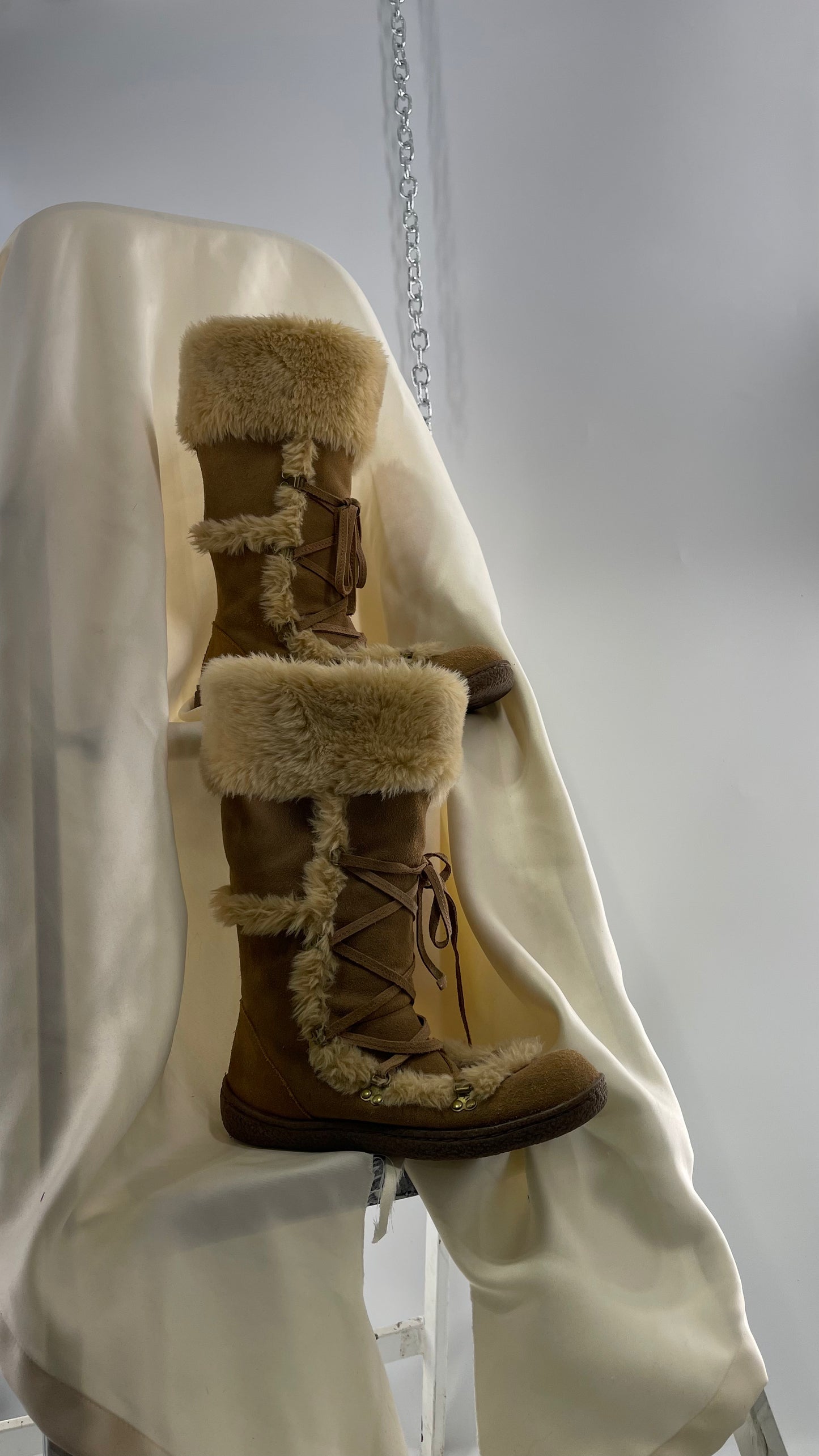 Vintage GAP Tan Suede Leather Eskimo Tie Up Boot with Faux Fur Trim Piping (5)