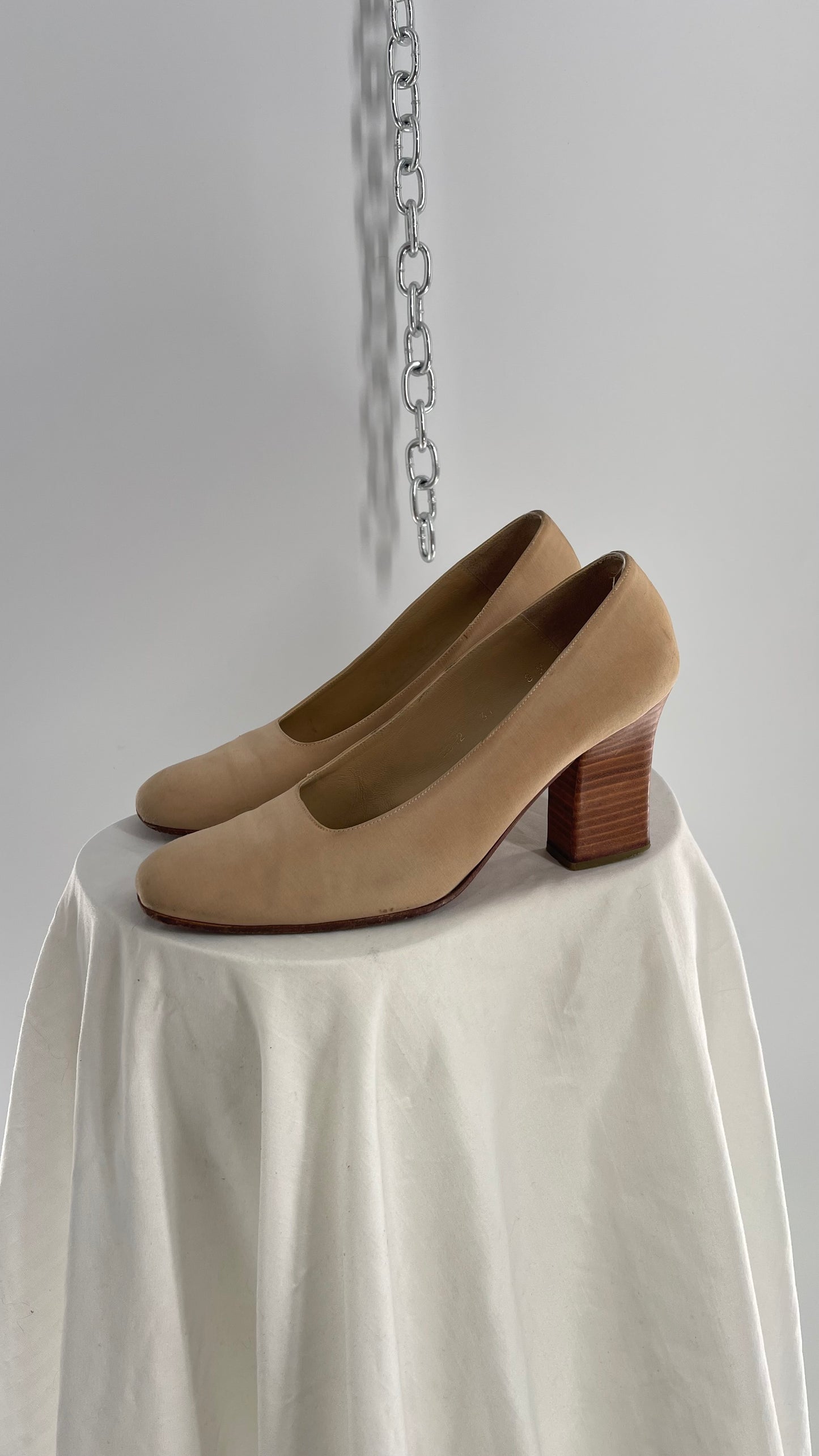 Vintage 1990s DKNY Tan/Beige Square Toe Block Heel (8)